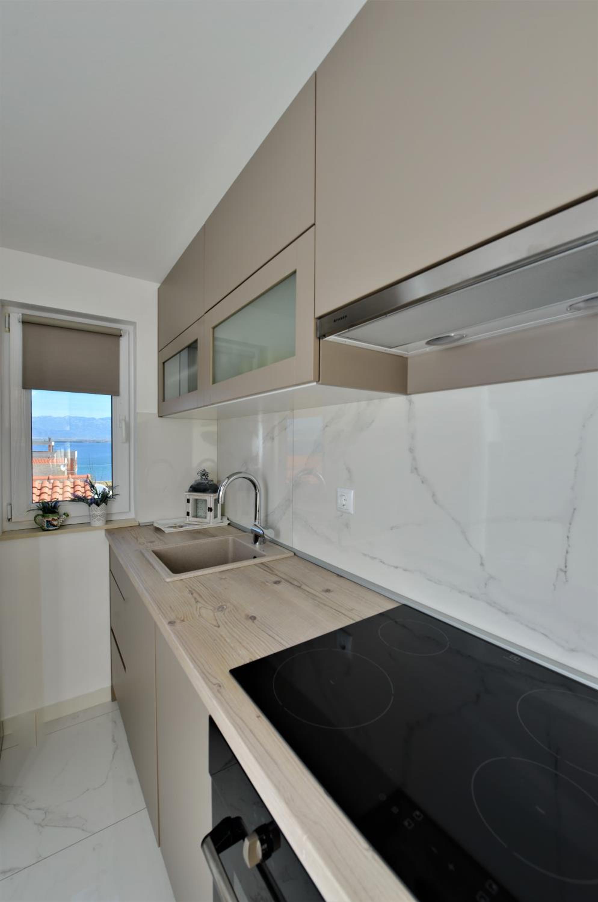 Apartmani Laura Vir view 4