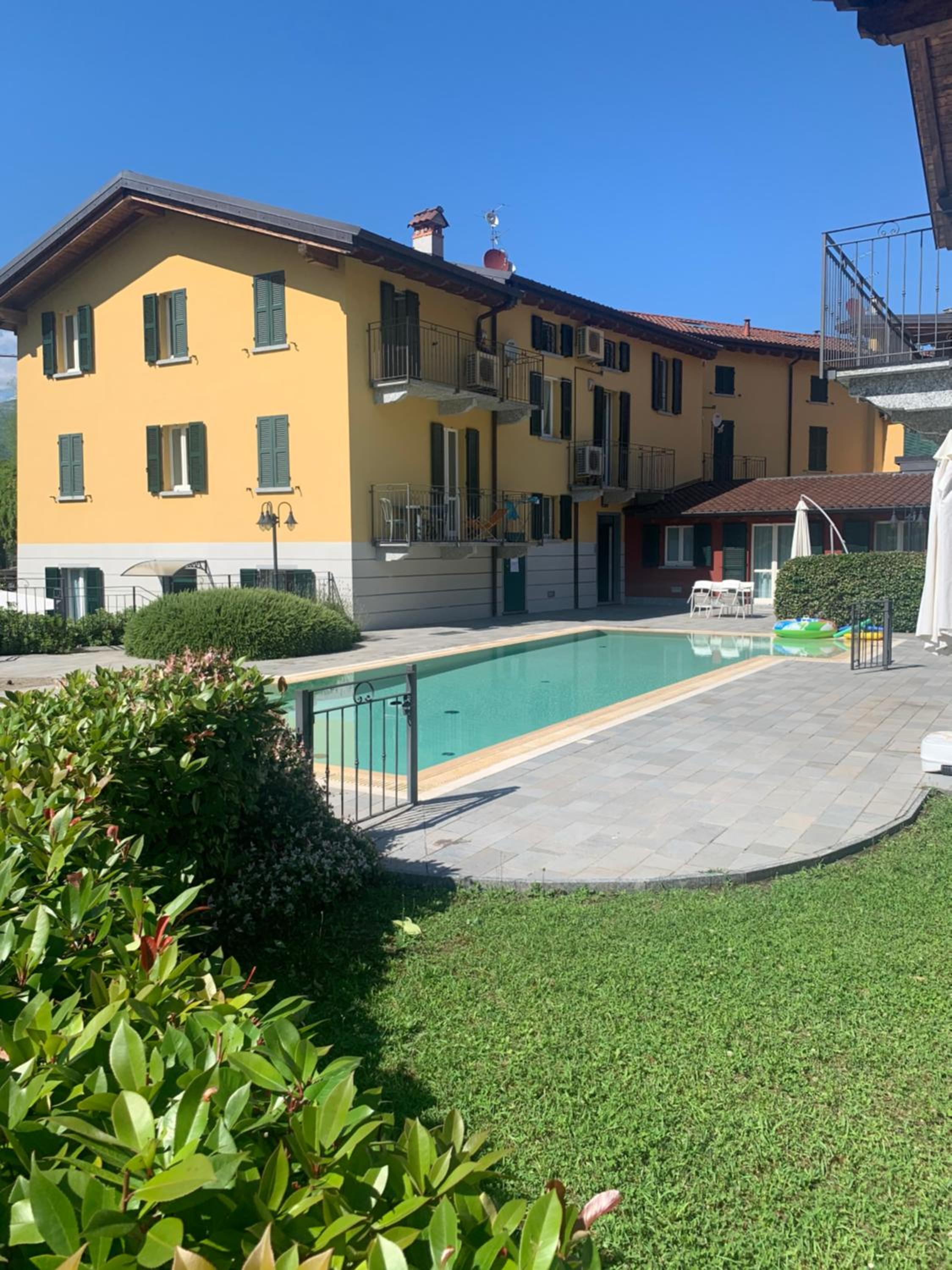 BellaGiò Apartment pool free parking near lake view 5