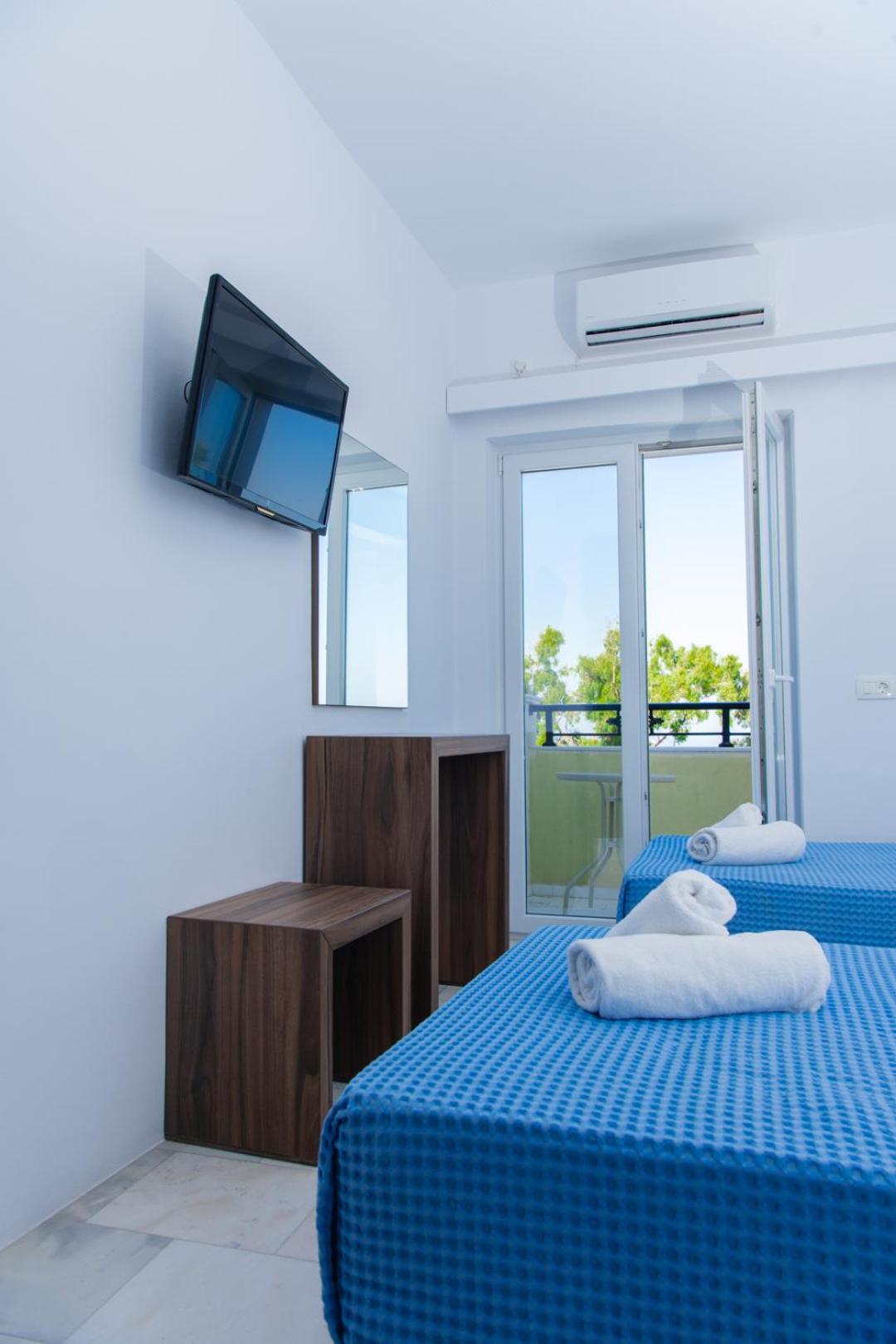 Hotel Santorini 9