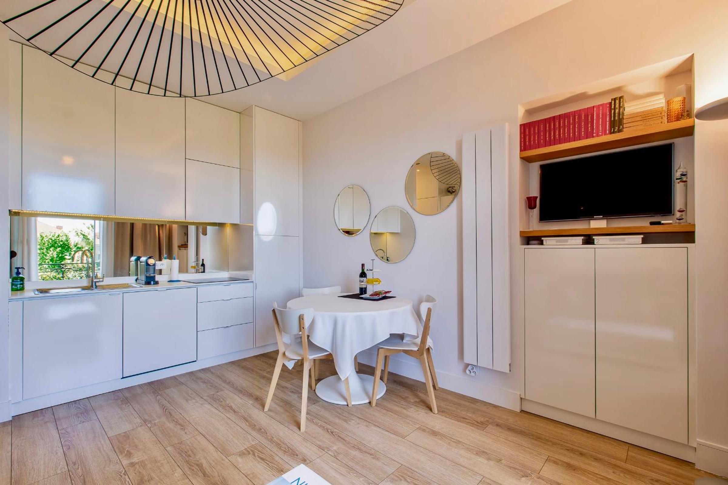 GRAND HÔTEL City Center at 2 minutes walk from the beach view 5