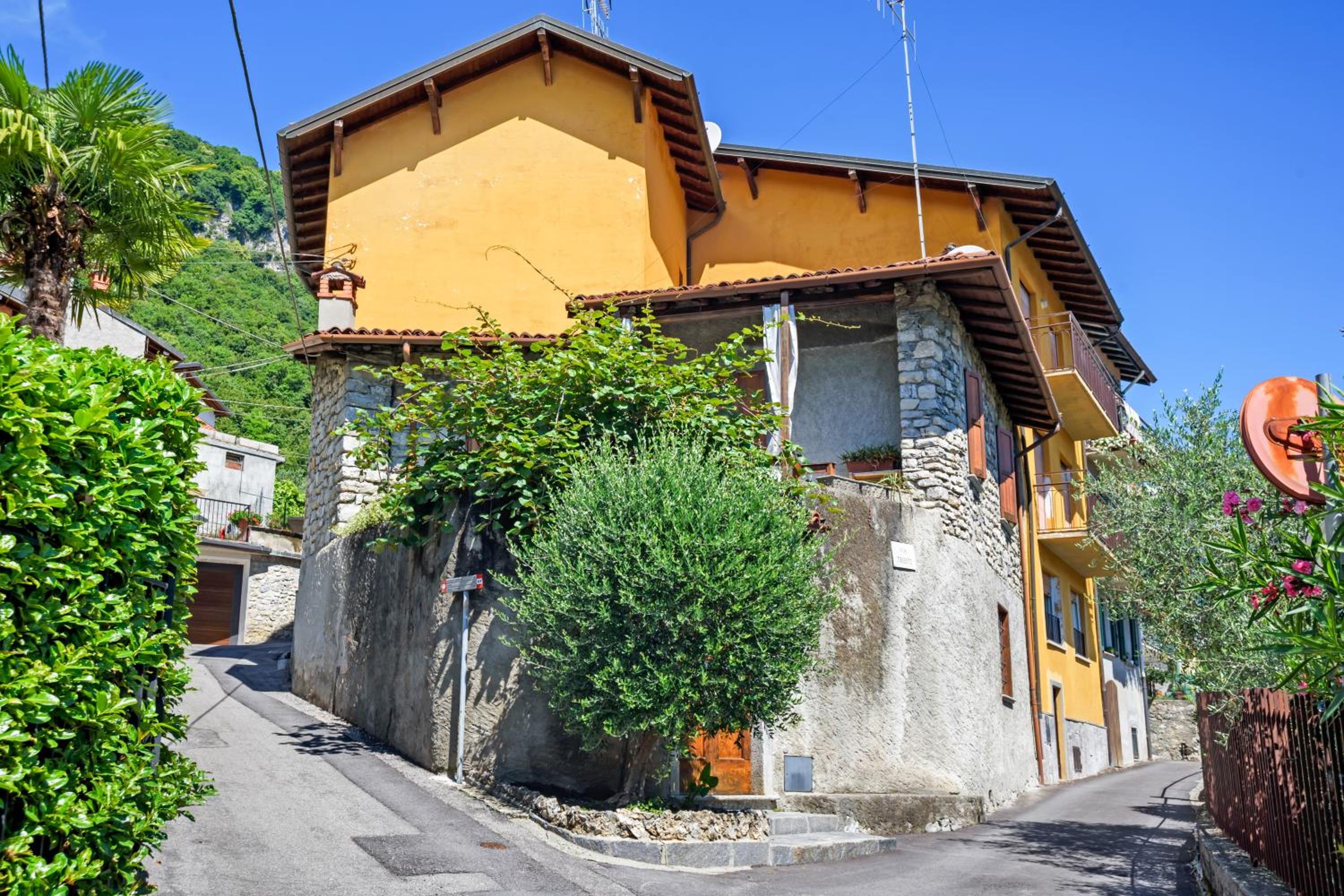Casa Carla - cozy Apartment with garden -8 km to Bellagio! view 4