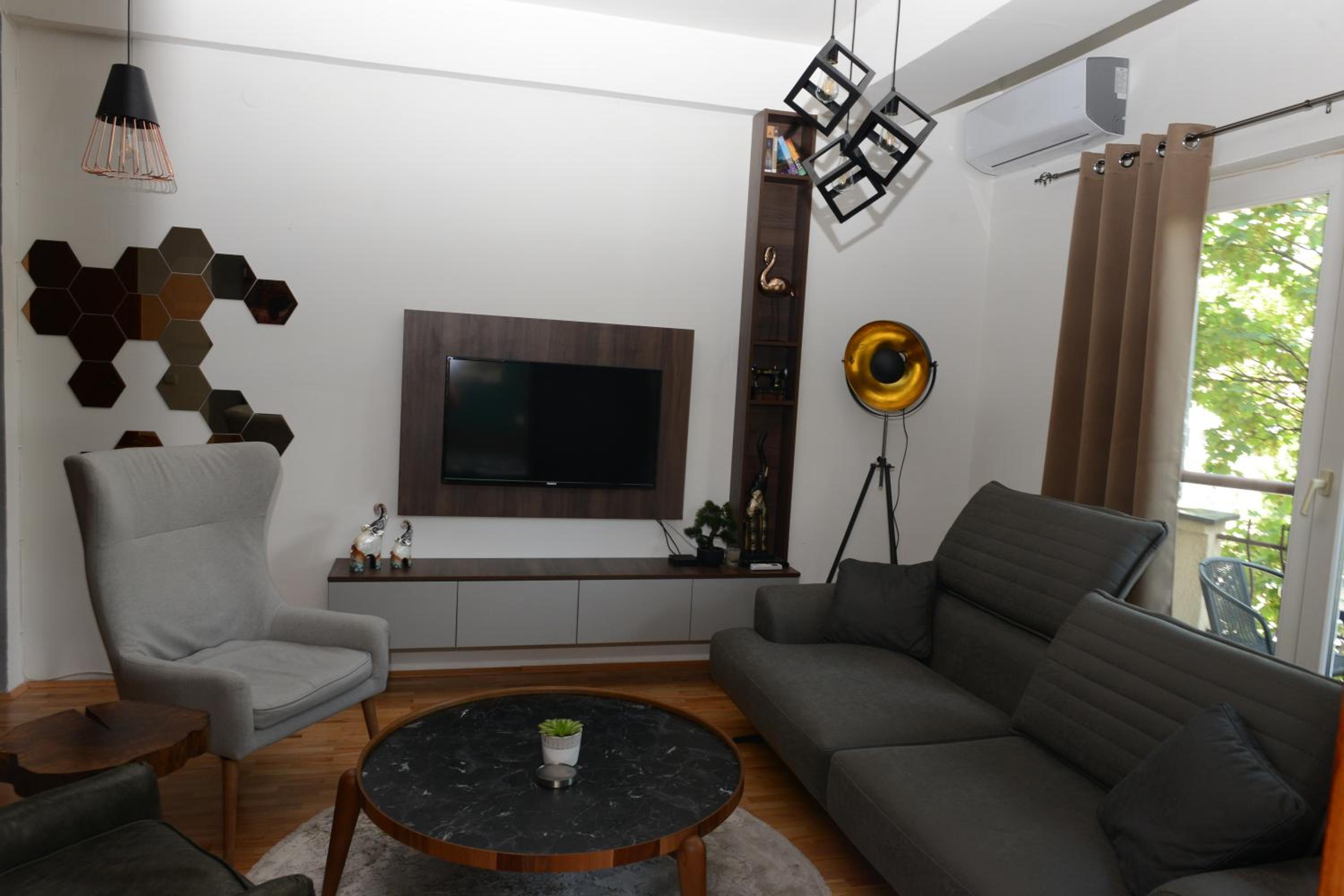 Central Pearl Apartment view 3