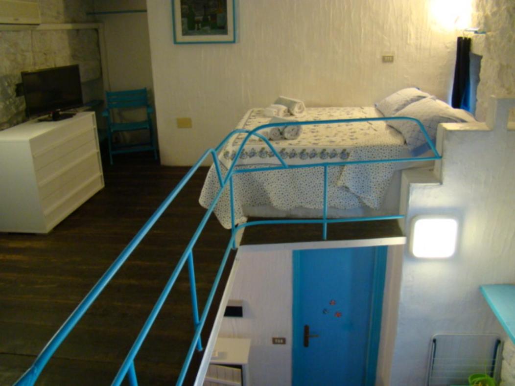 Palau Flat photo 3