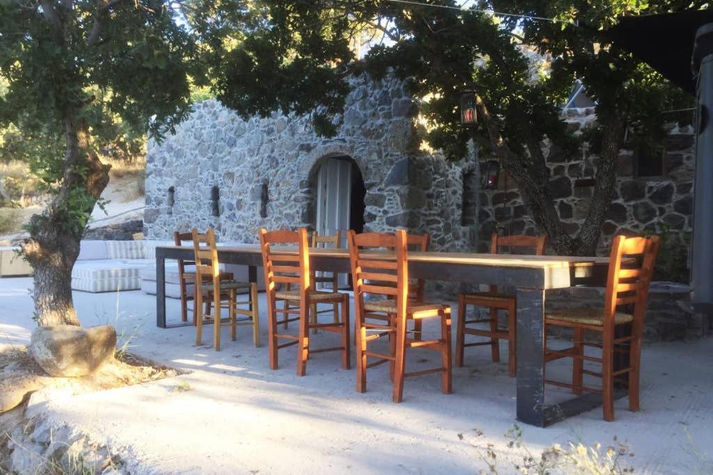 My Old Stone House in a 2 000 sqm private garden with Fab Glamping Tent