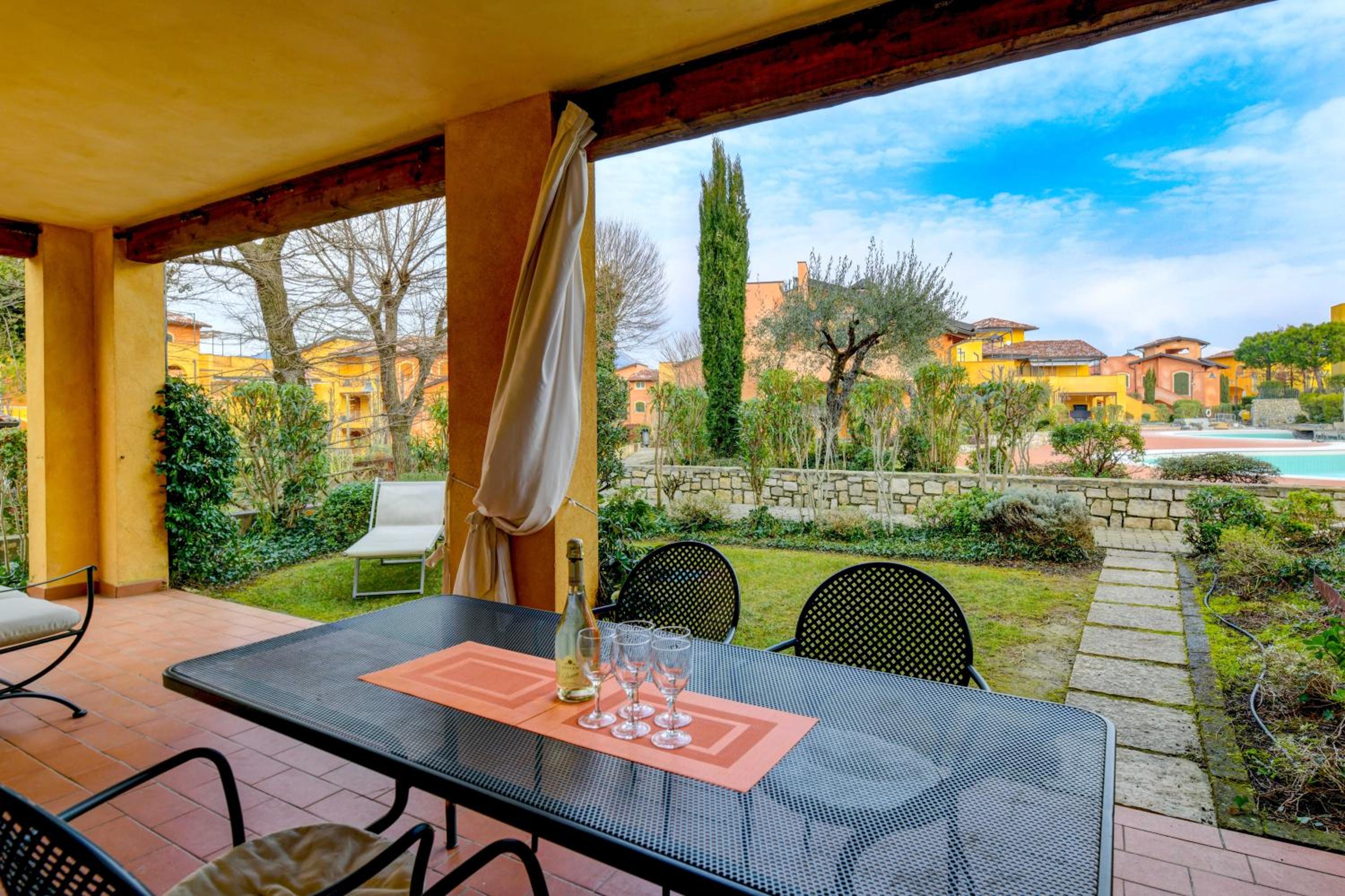 Borgo del Torchio E6 view 5