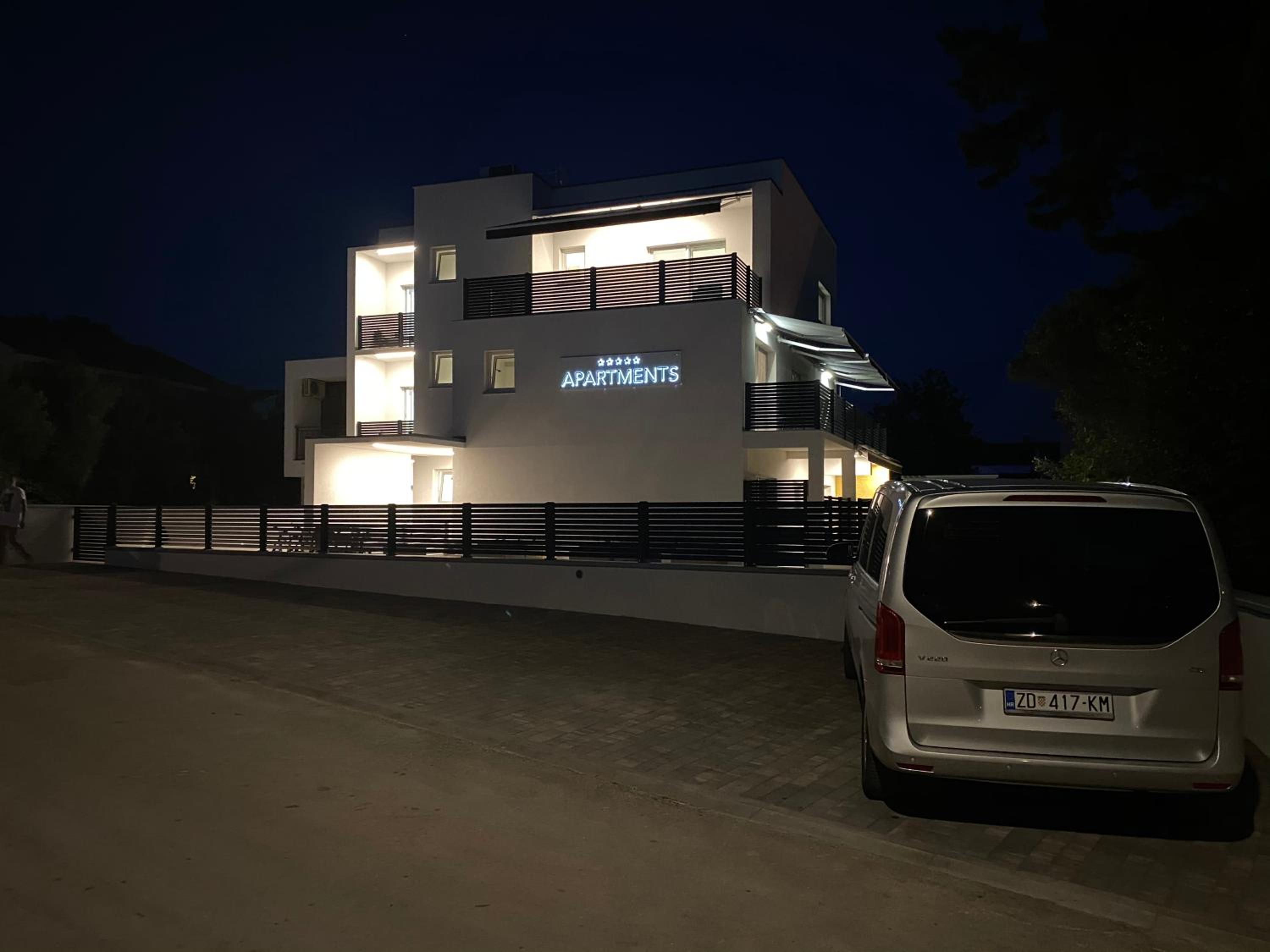 Apartmani Kumenat view 3