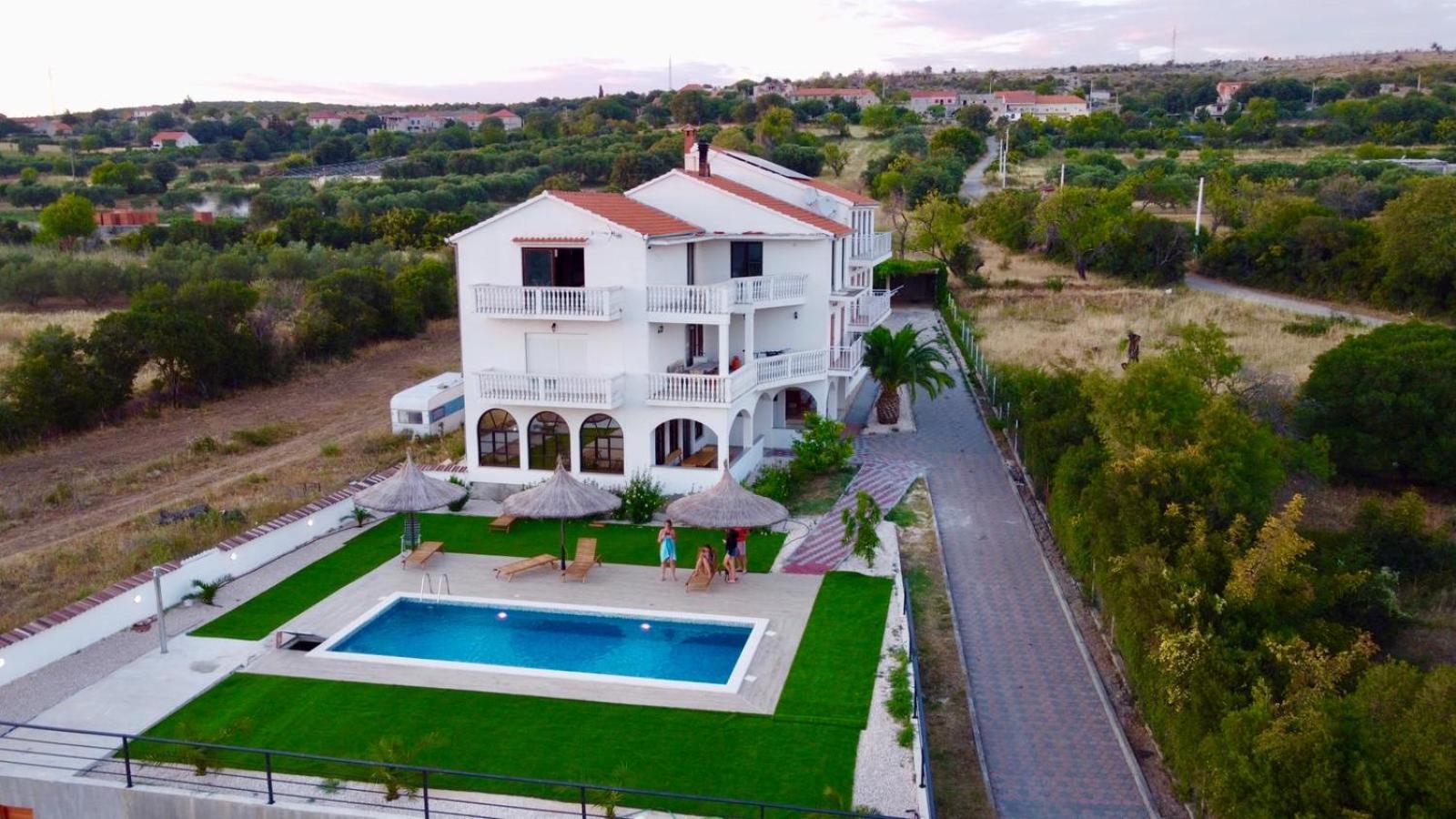 Apartmani Viktorija view 3