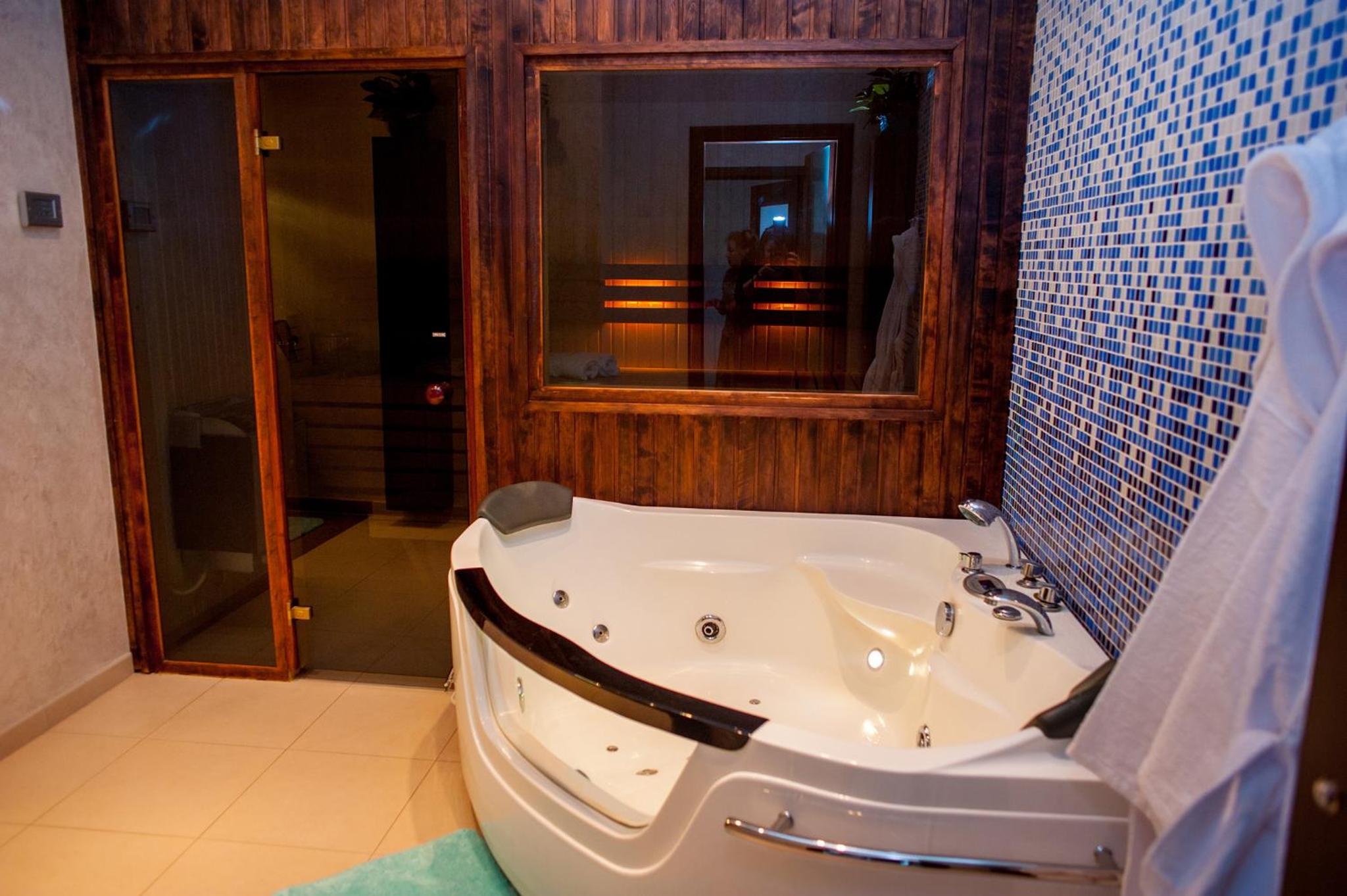 Skyhouse Riga Amazing Penthouse and SPA view 5
