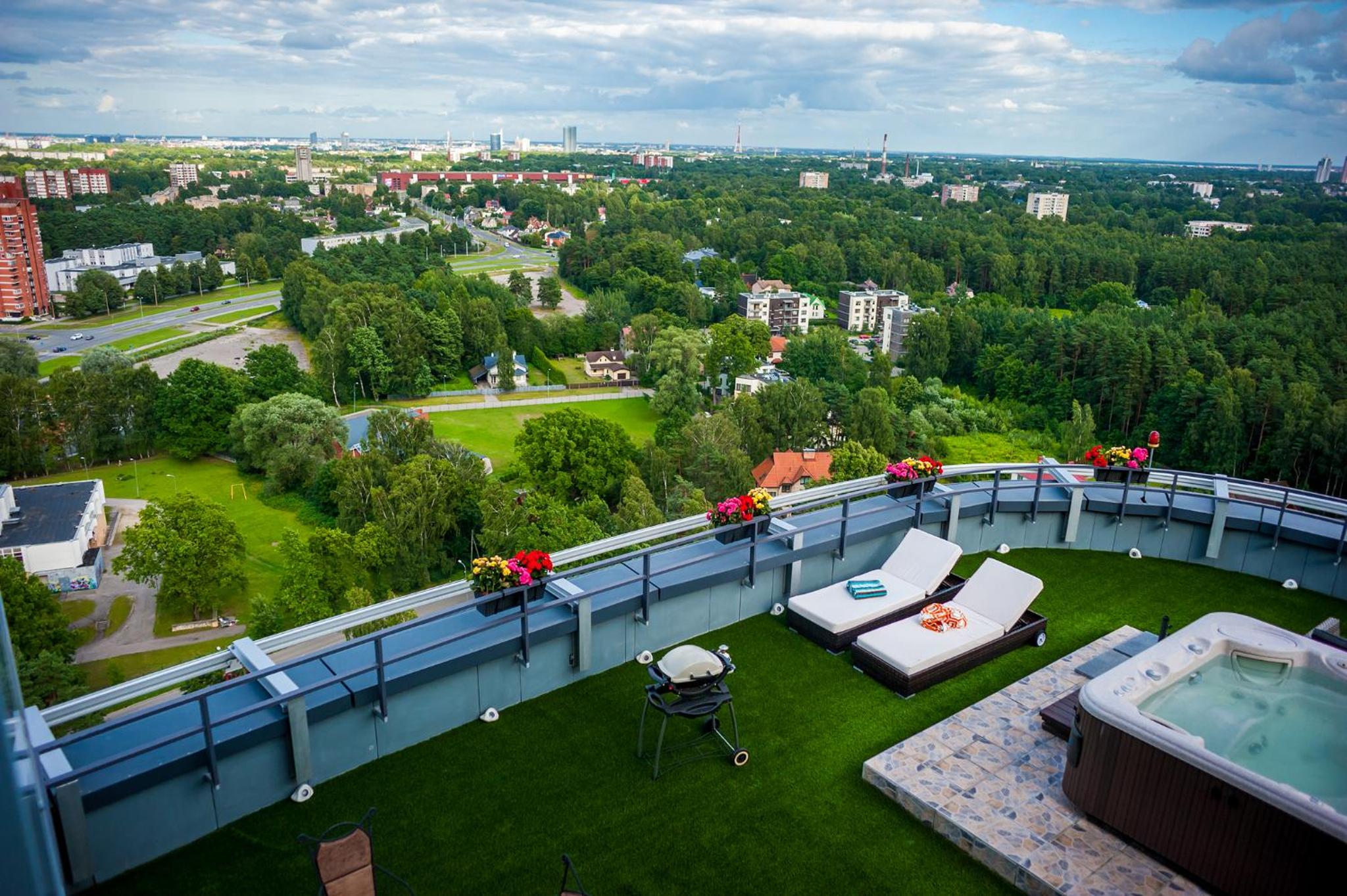 Skyhouse Riga Amazing Penthouse and SPA view 3