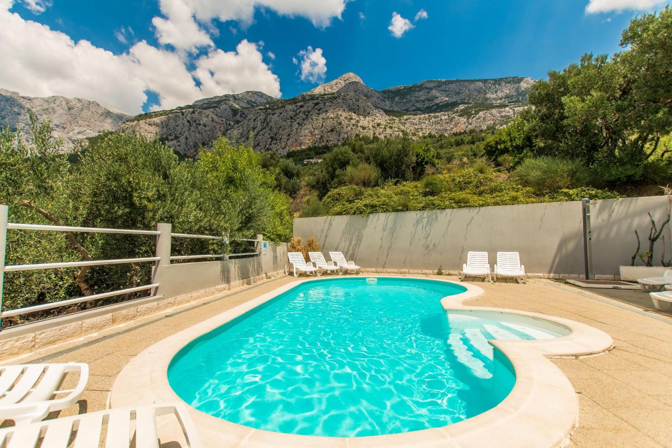 Villa Ozzi with 9 bedrooms & private Pool view 4