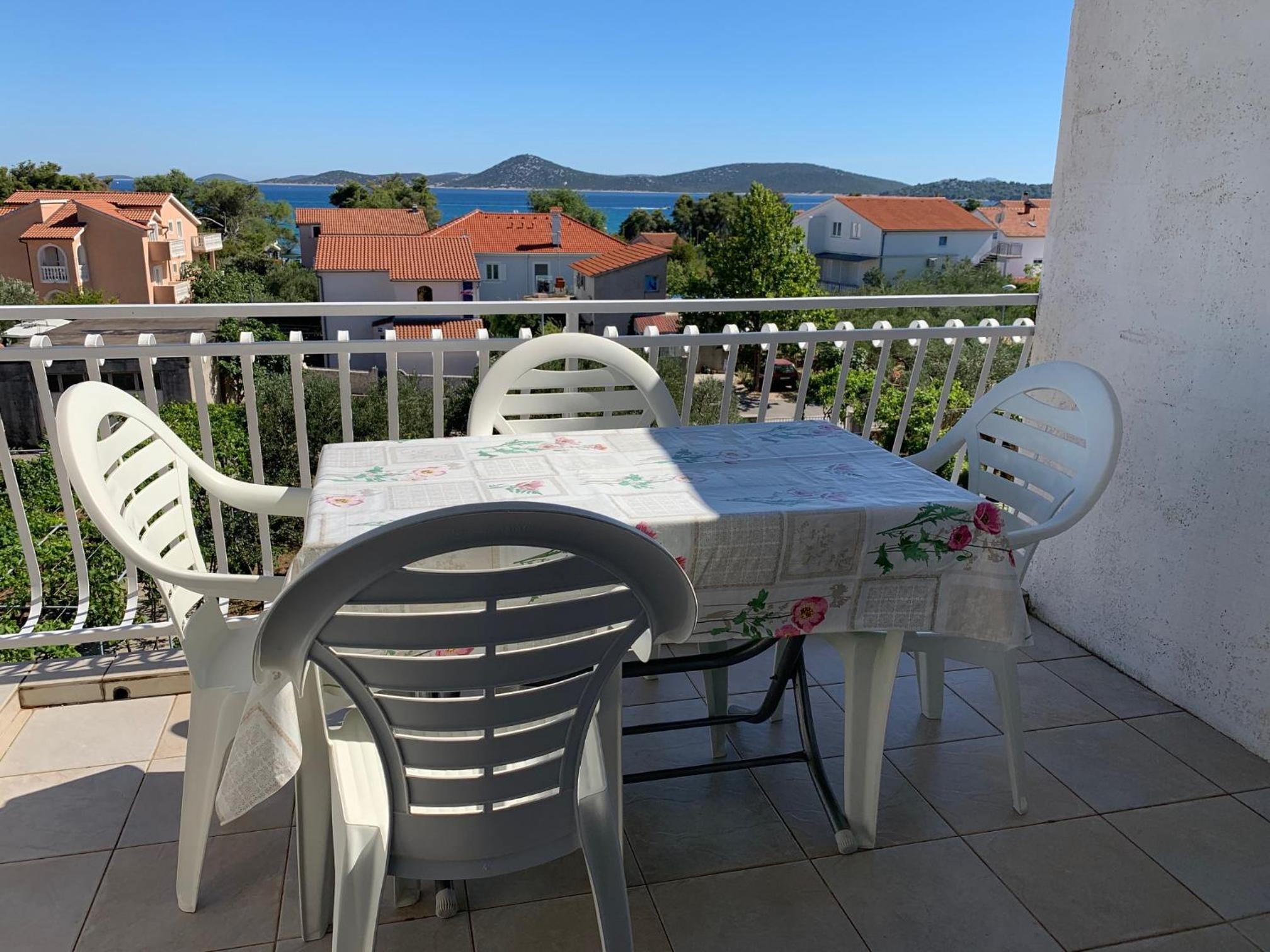 Roca Apartments