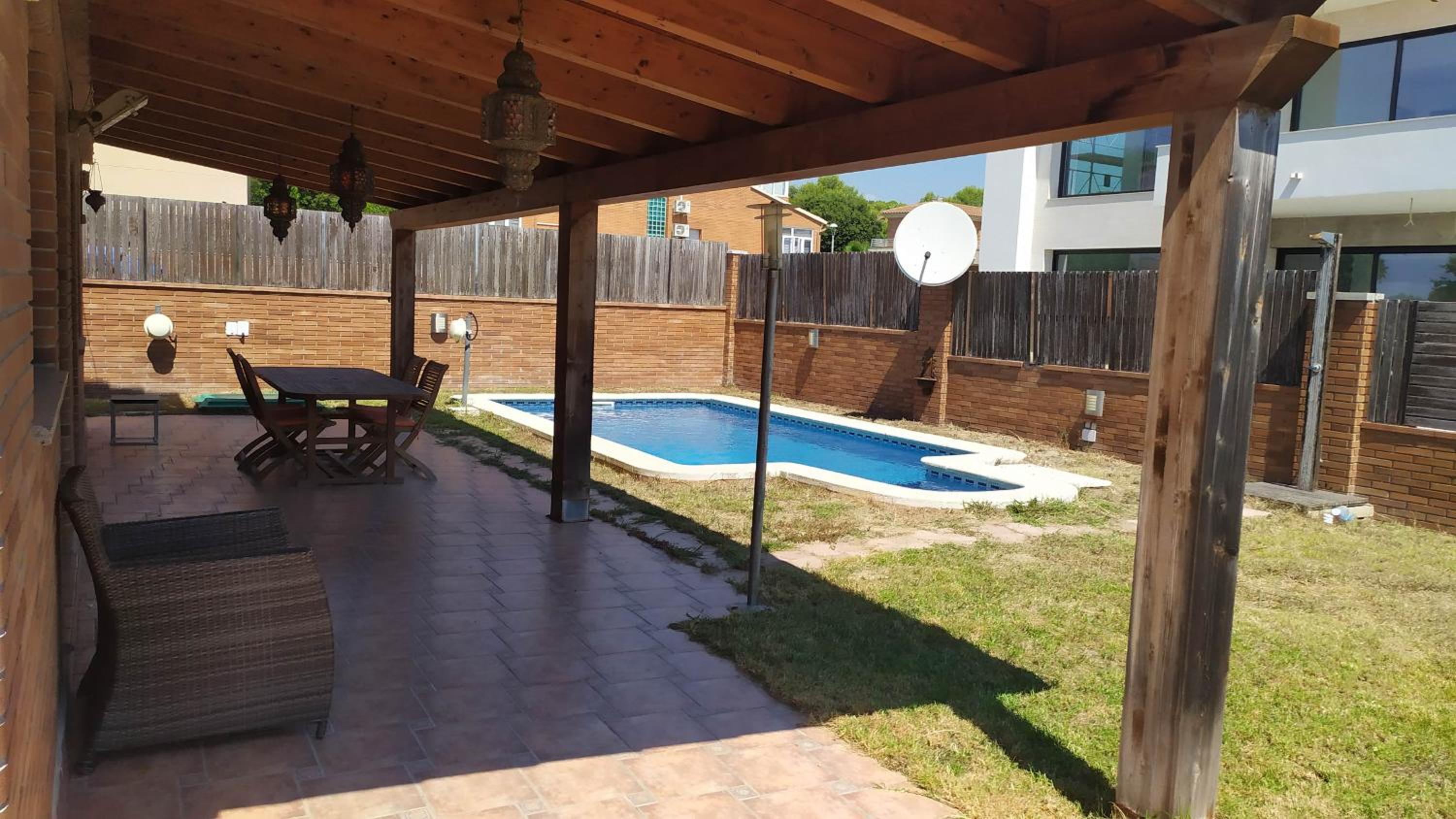 Chalet moderno con PISCINA en Calafell photo 5