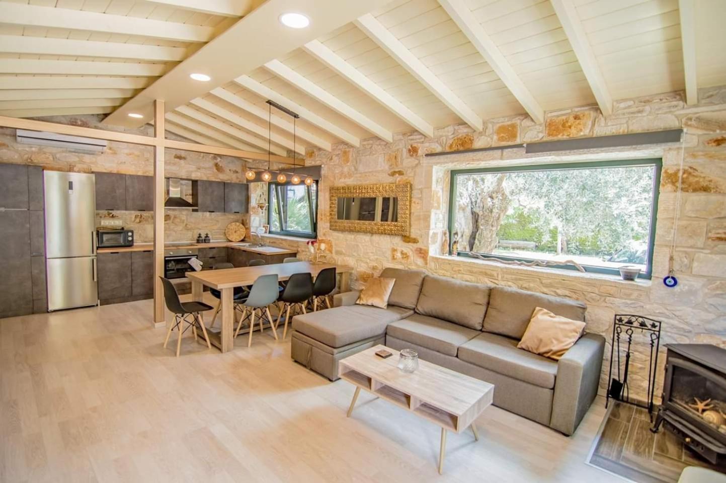 Kastro Stone House