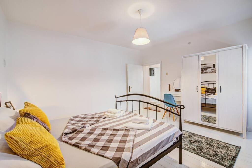 Vacation home Korina view 2