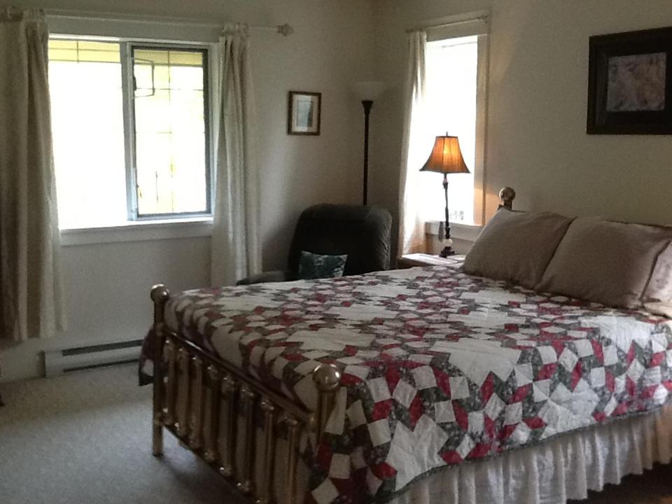Wisteria Honeymoon Cottage