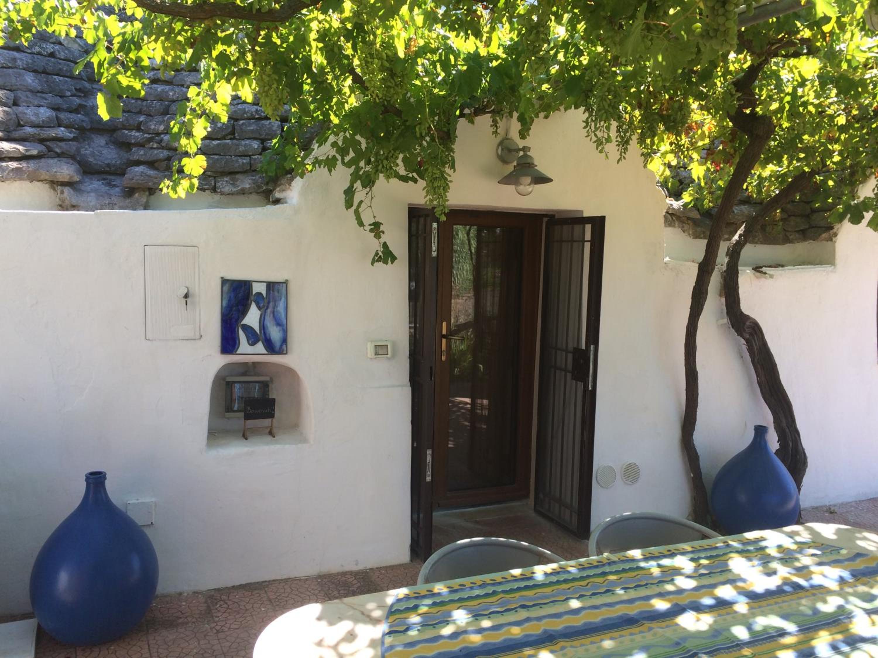 Trullo Cicerone view 3