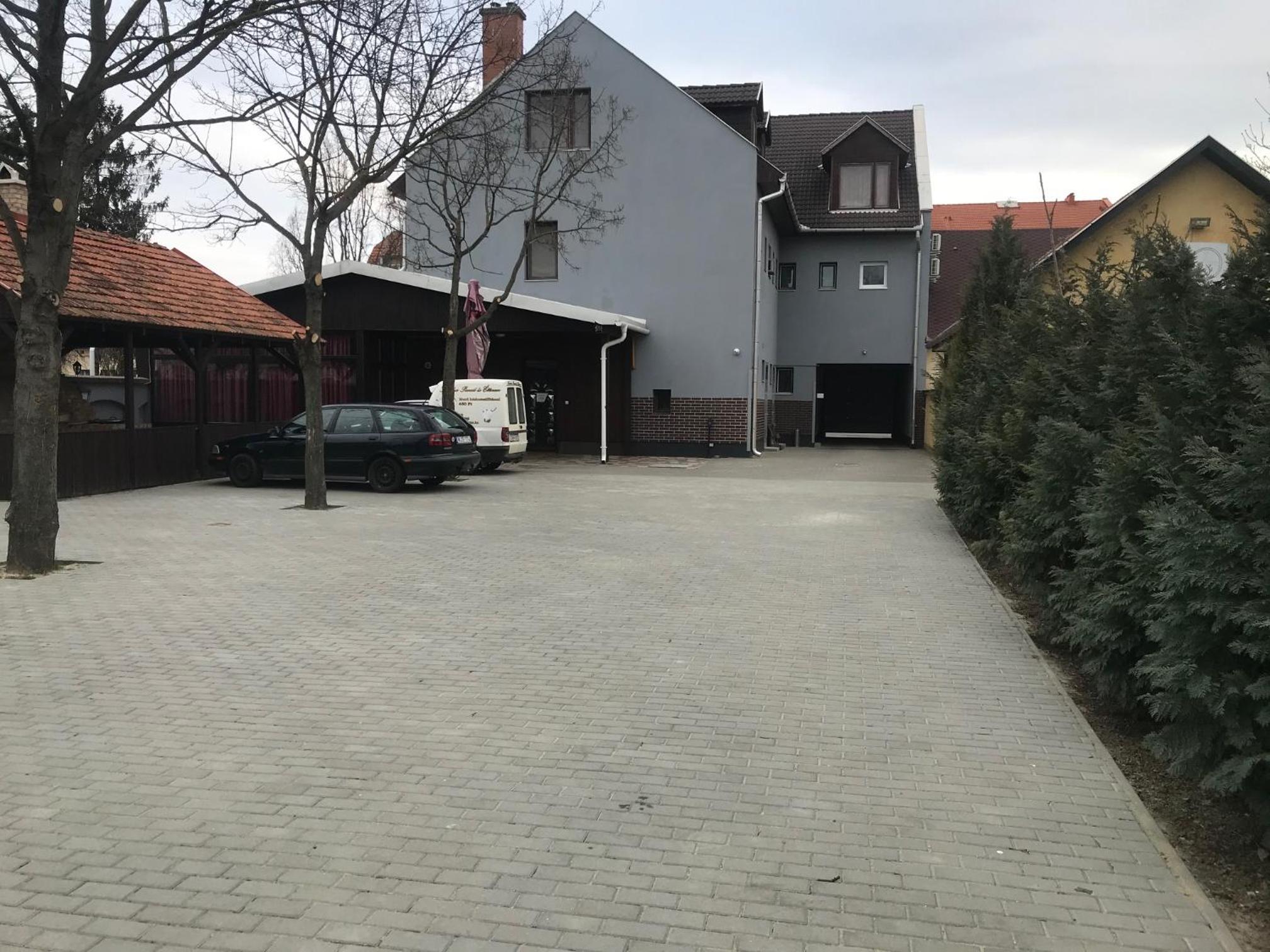 Photo 36
