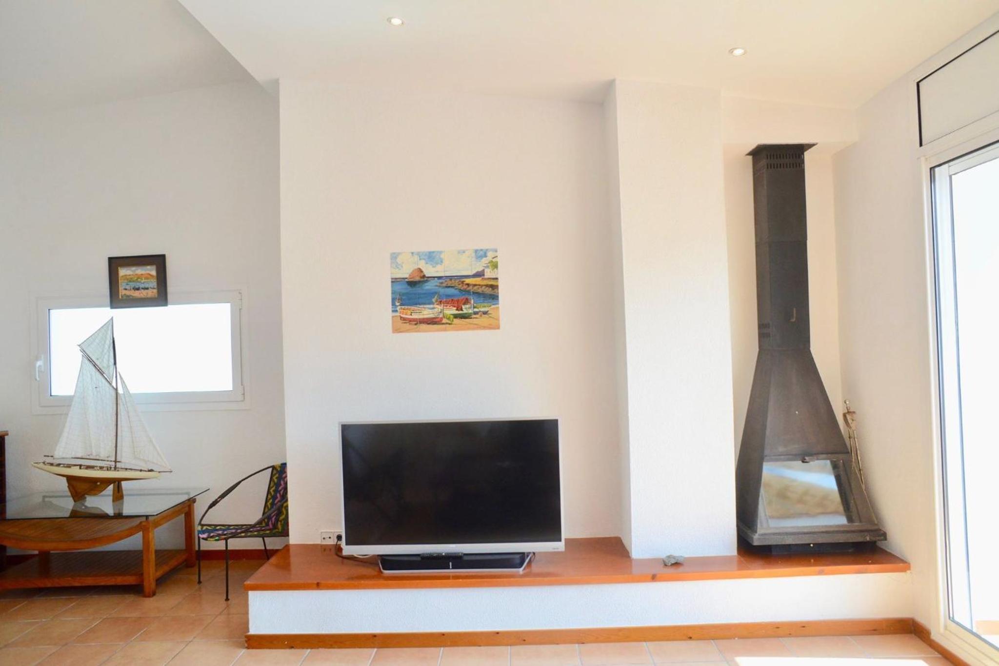 Beachfront Duplex with Terrace and Sea Views - photo 4