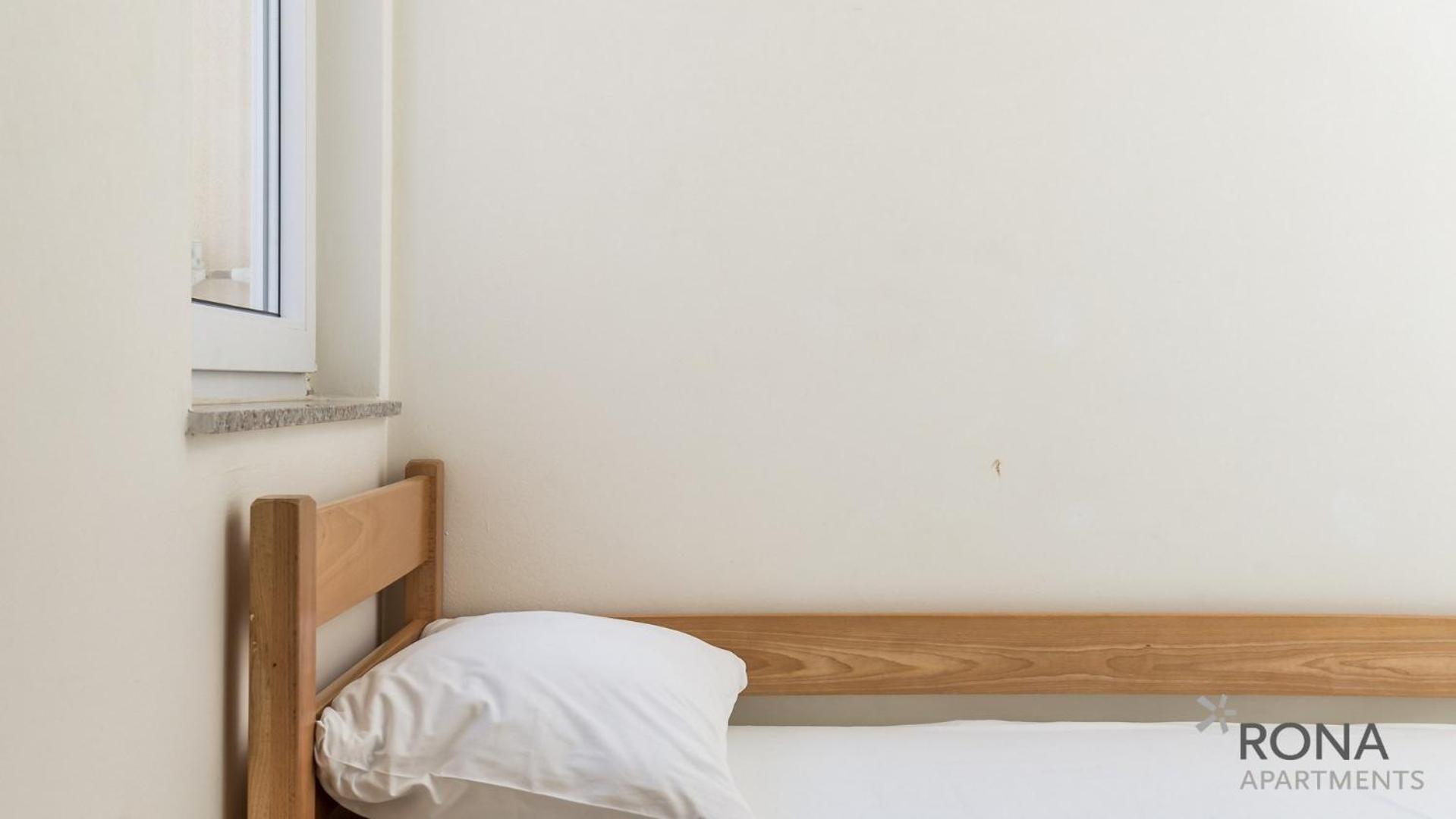 Rona Apartment Andy