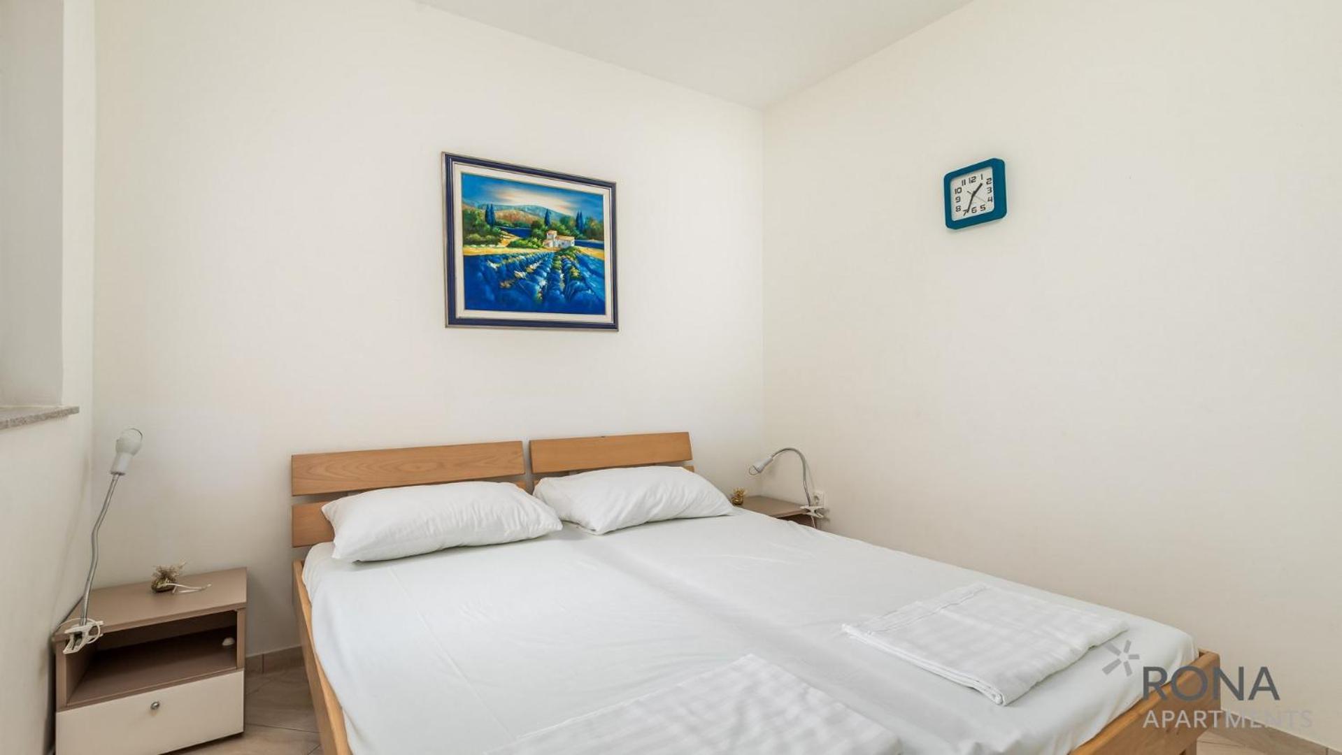Rona Apartment Andy