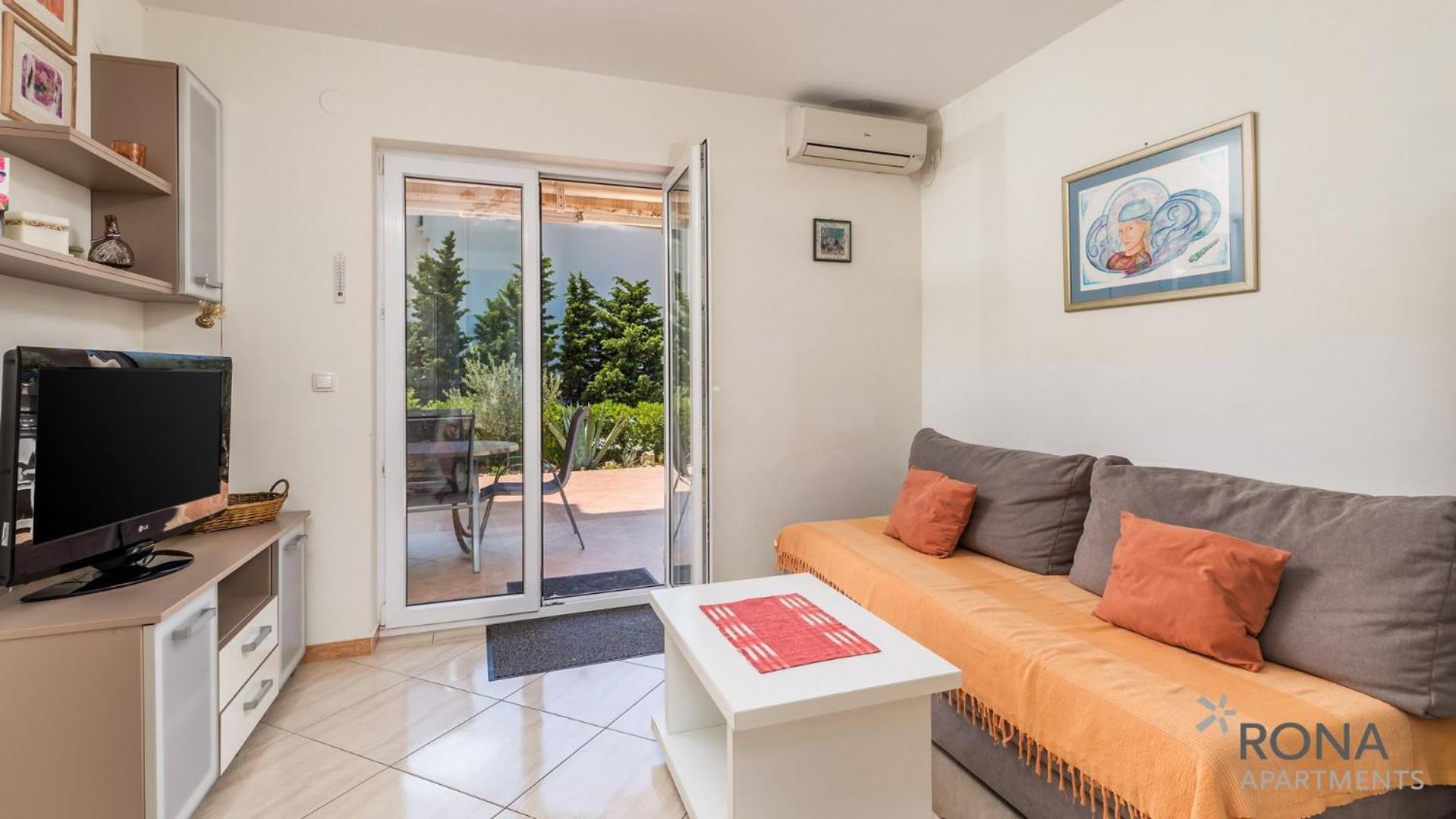 Rona Apartment Andy