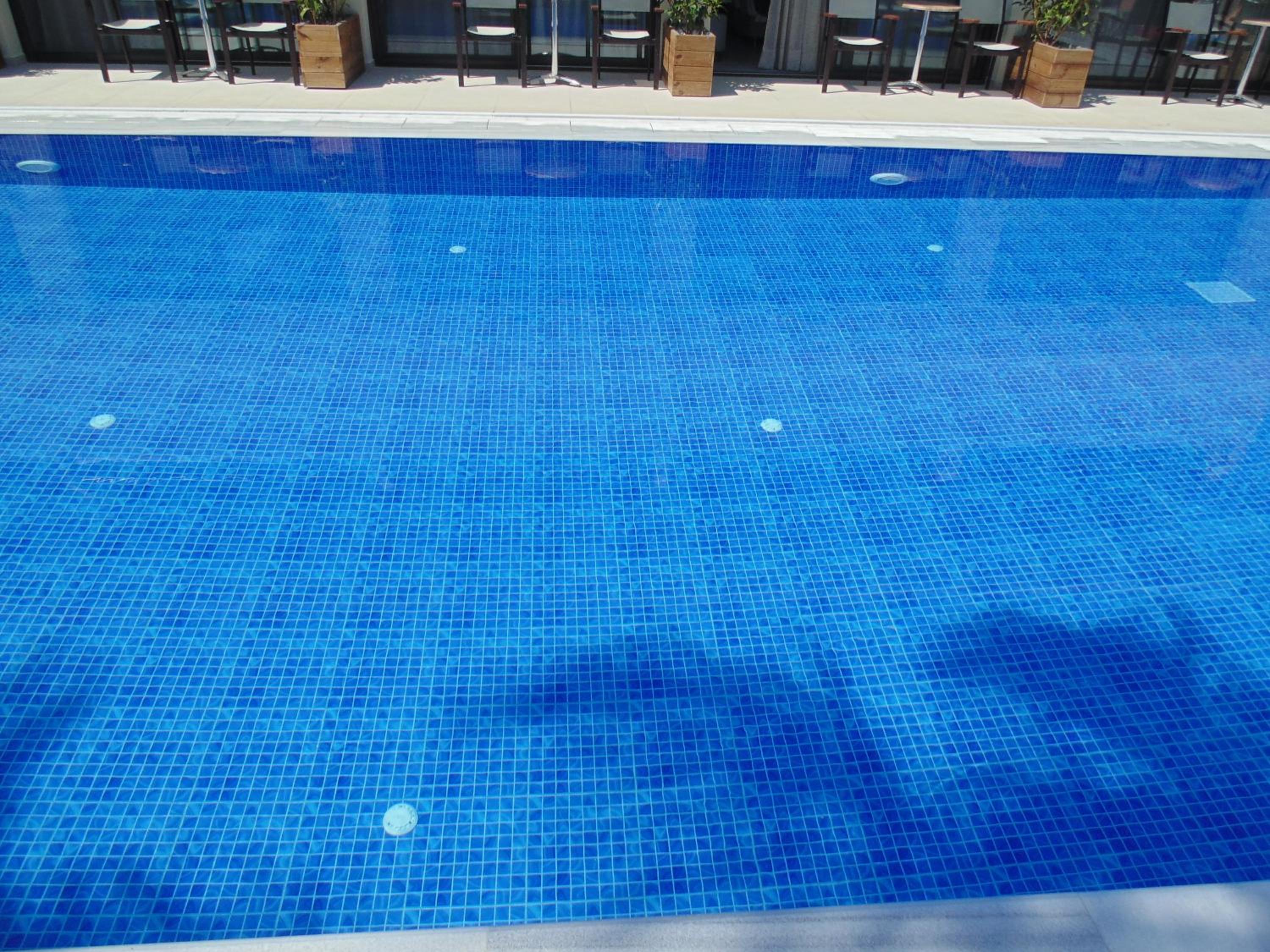 Paradise Hotel & Bar
