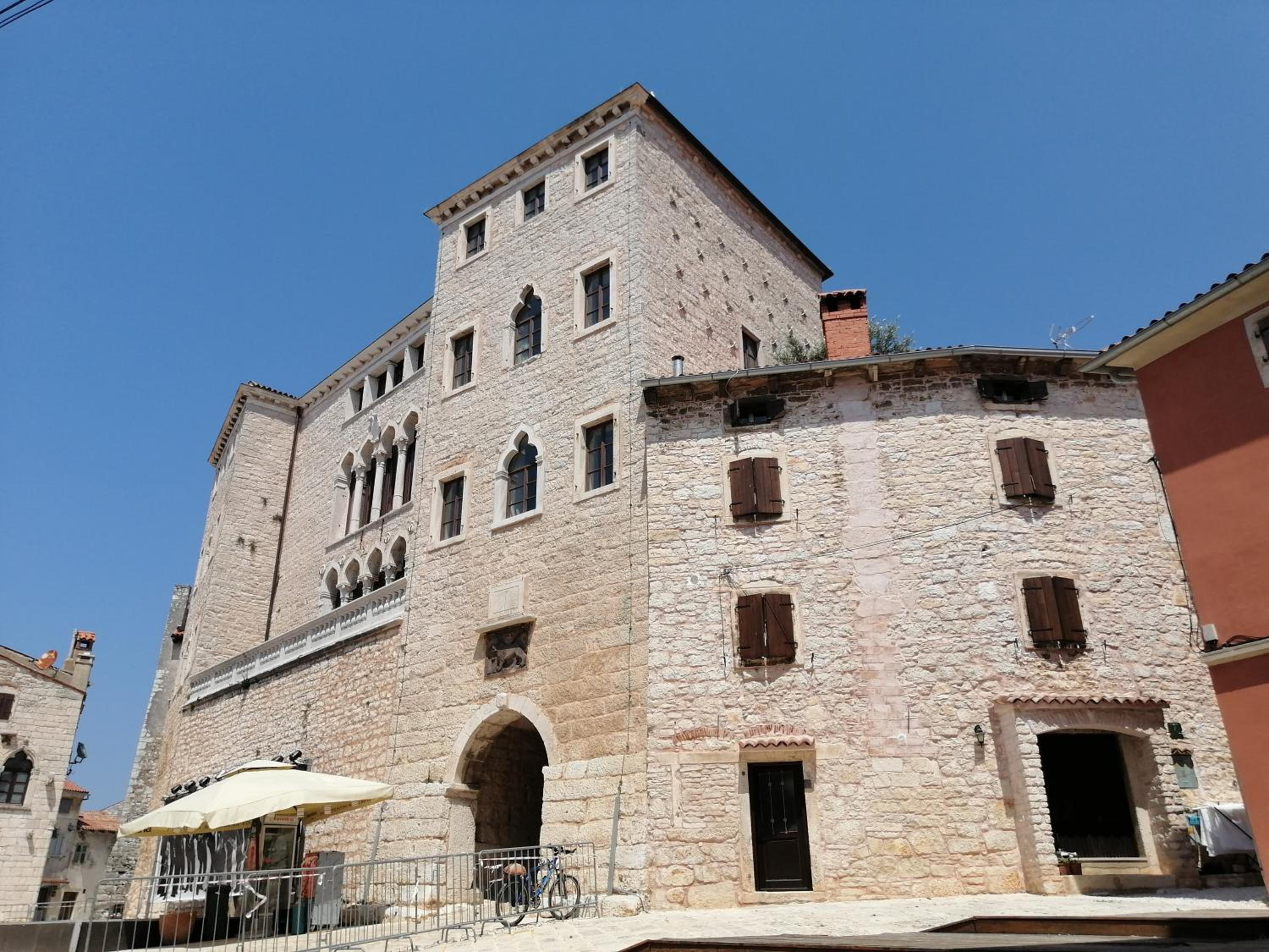 Photo 42