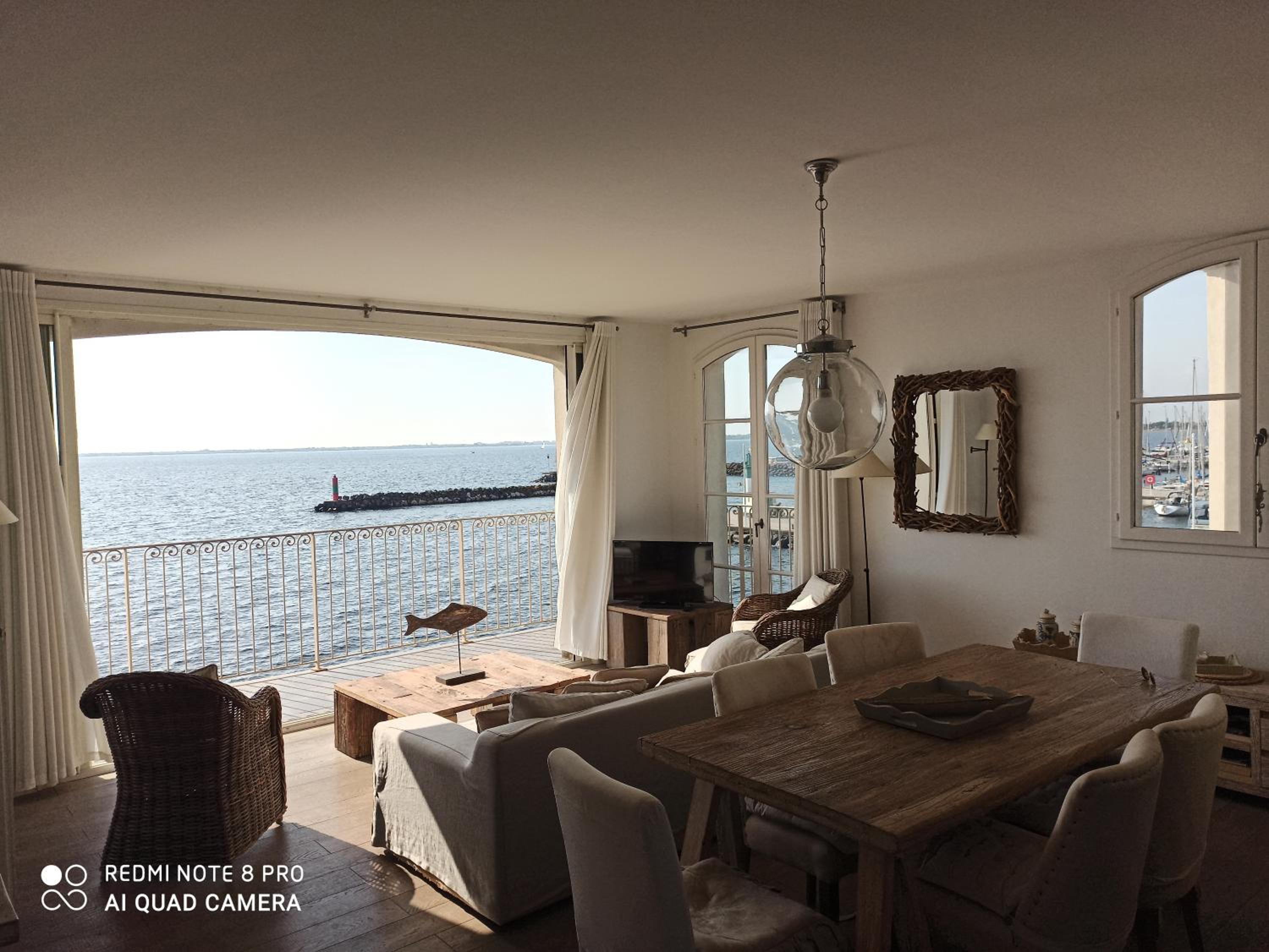 Port rive gauche Oyat view 4
