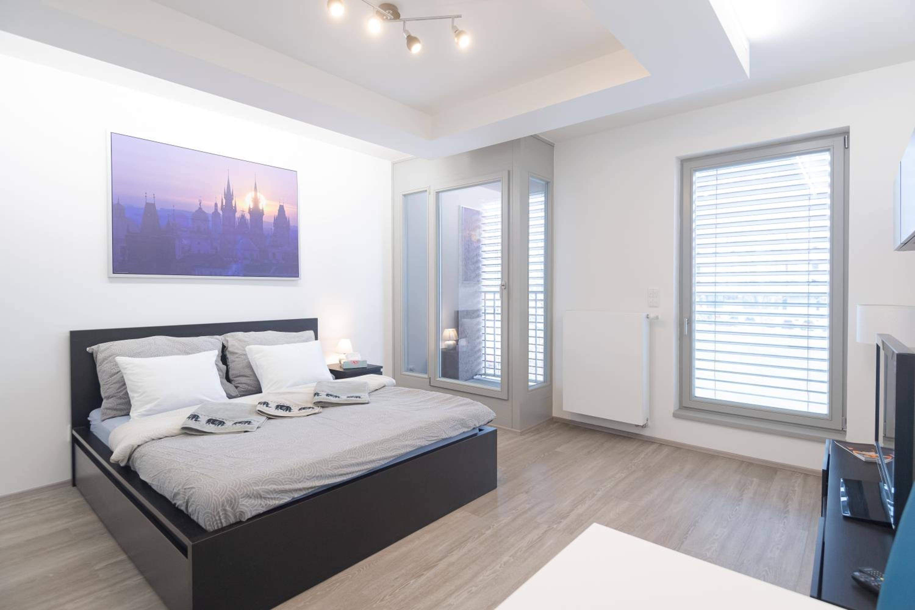 Bright Studio, 10min Centre, Free Parking