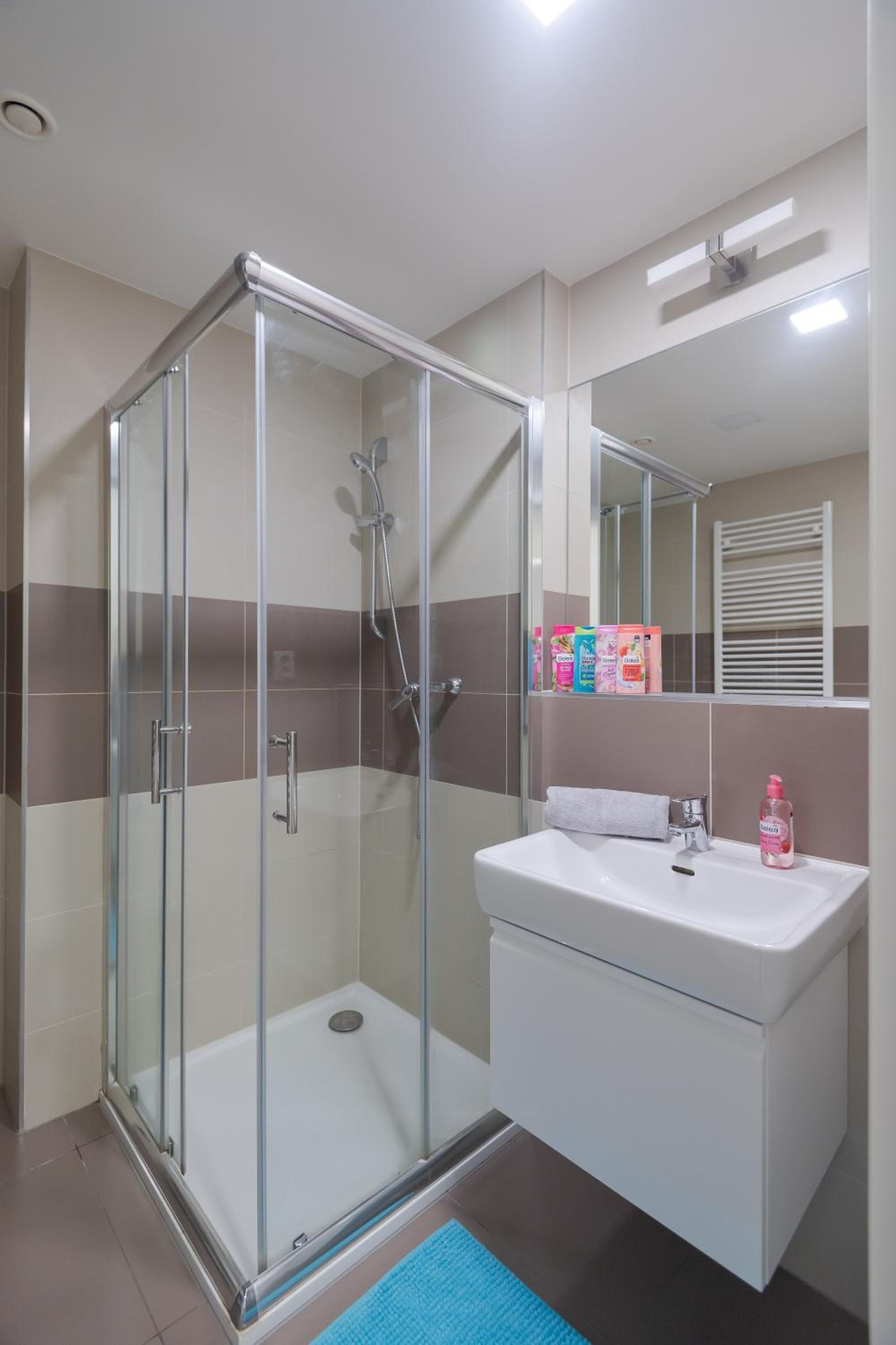 Bright Studio, 10min Centre, Free Parking