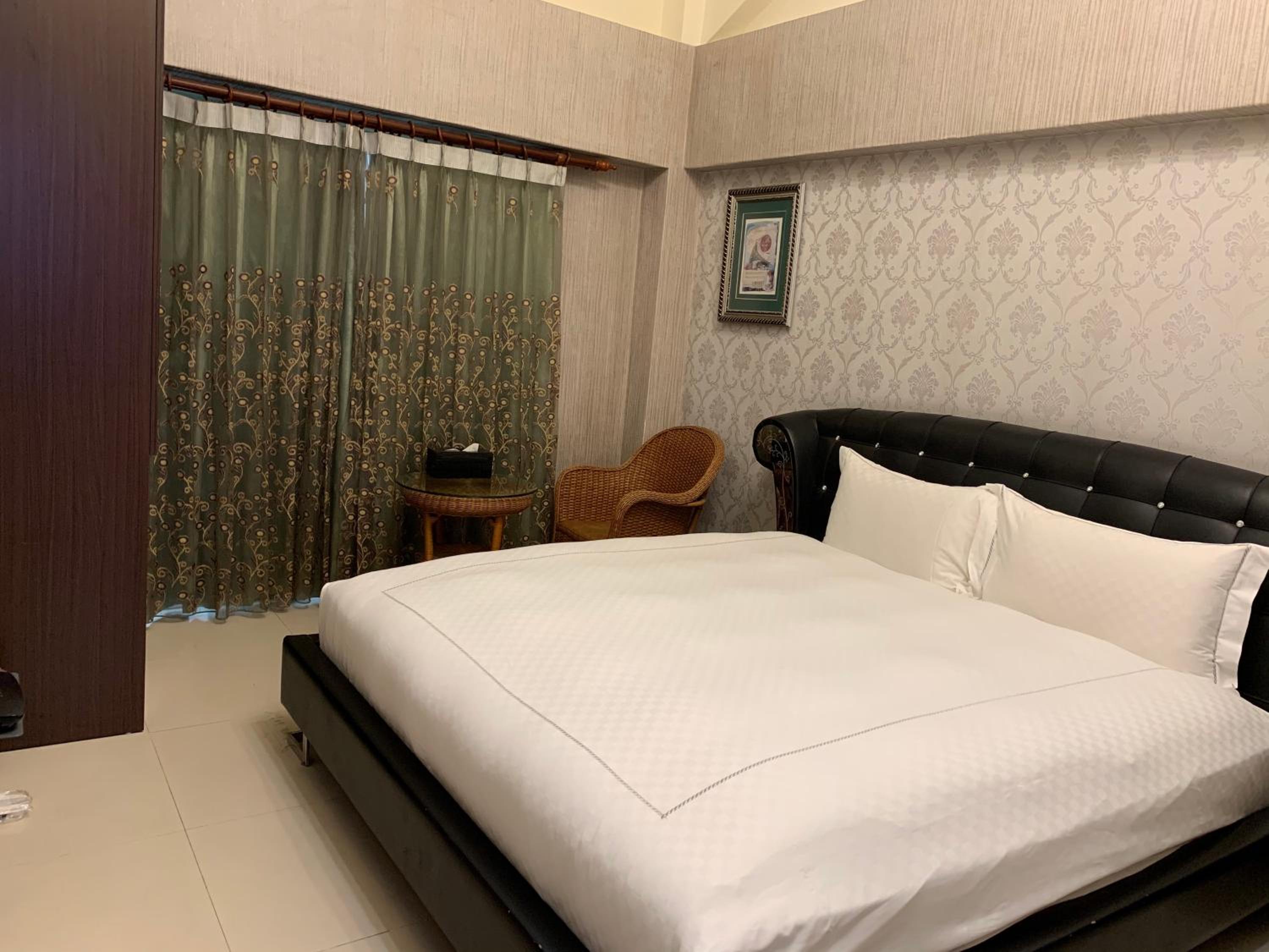 Dipper Ocean Hostel