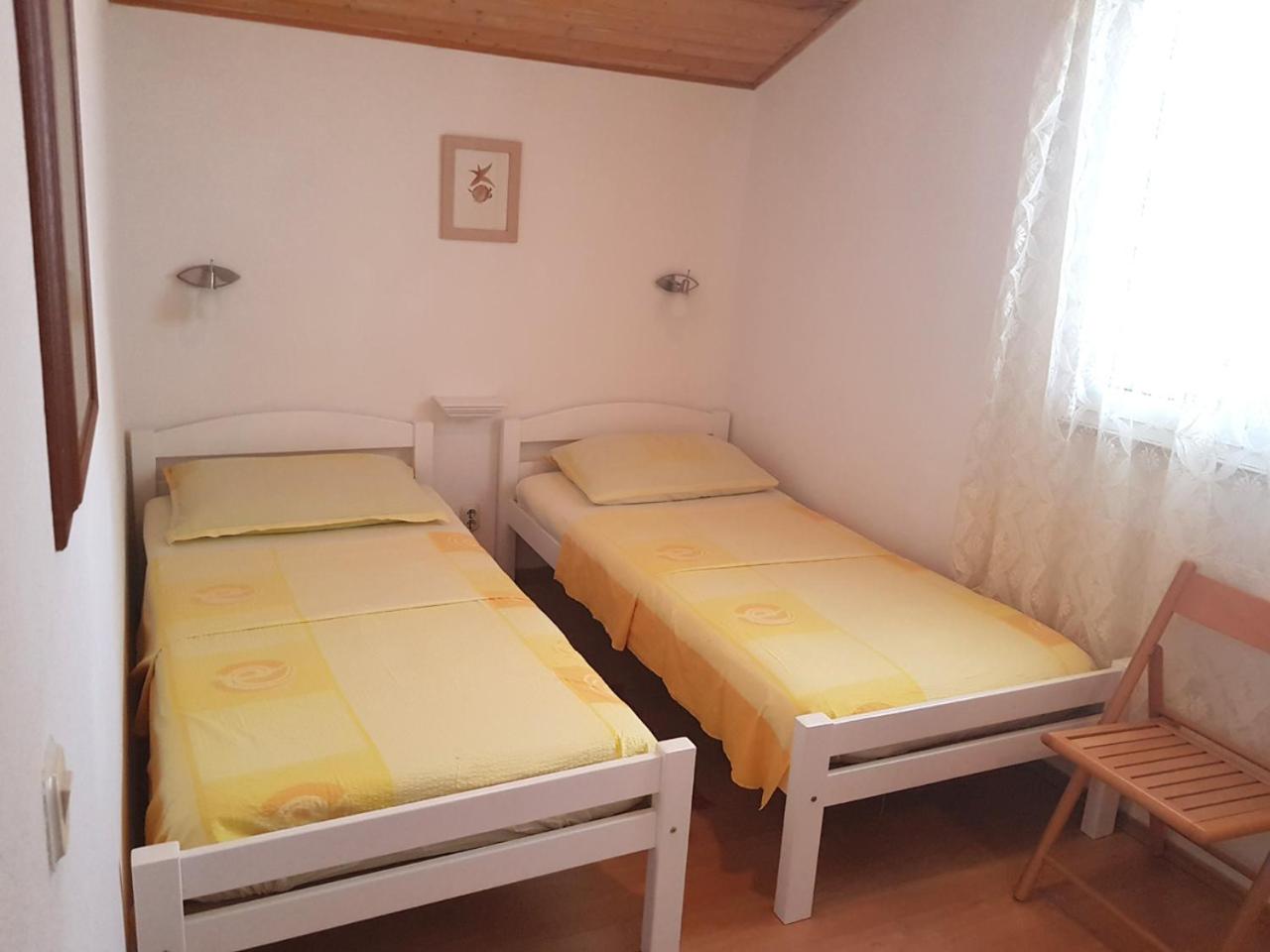 Apartments Mladen