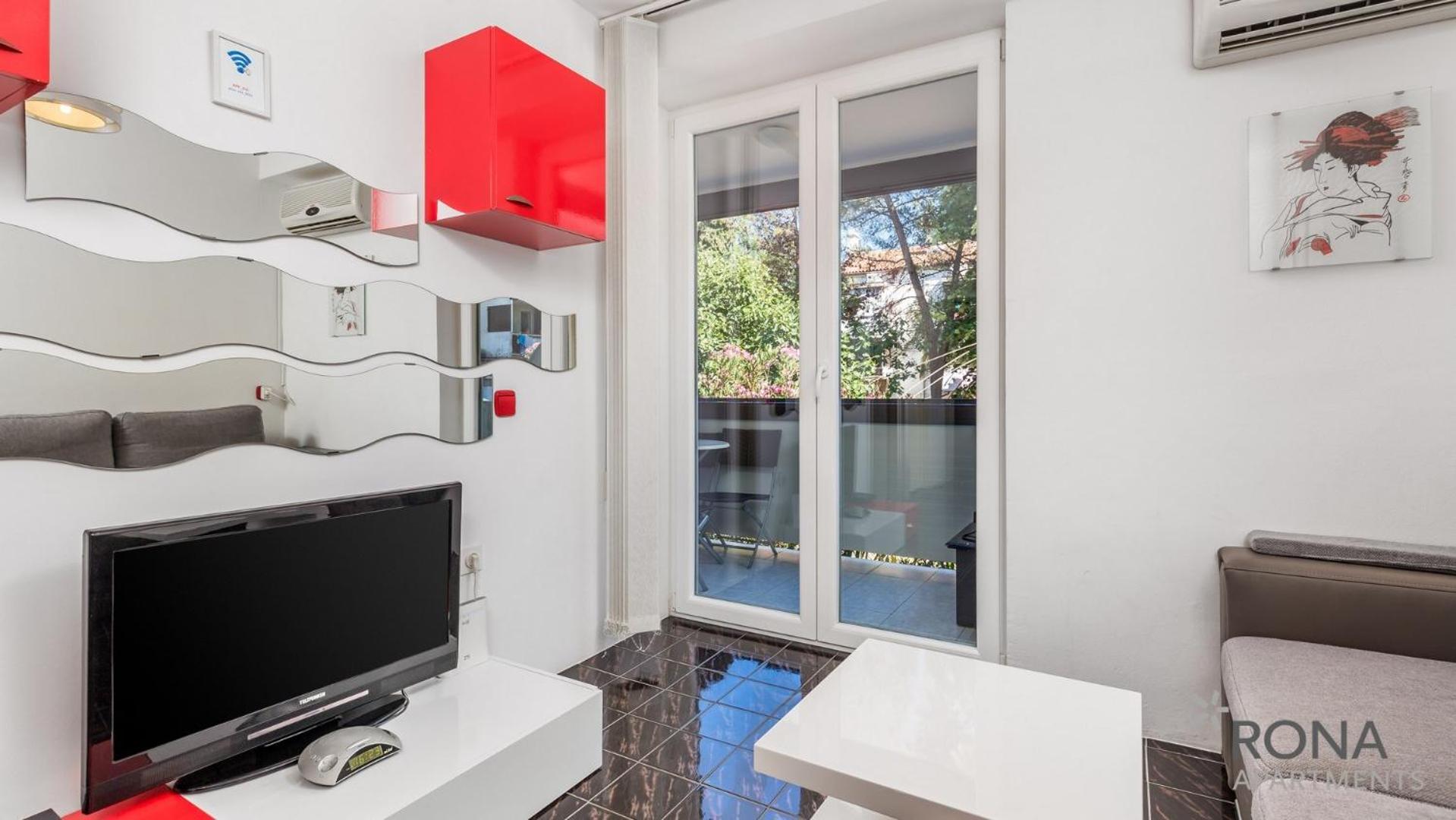 Rona Apartment Zizi view 4