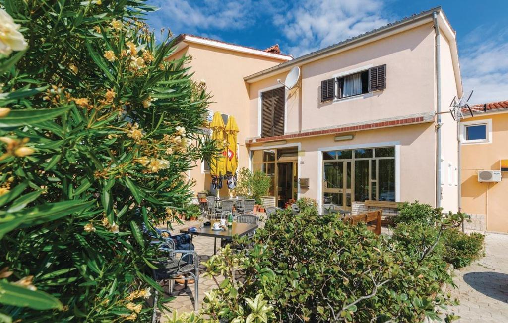 Apartmani Valdebek view 2