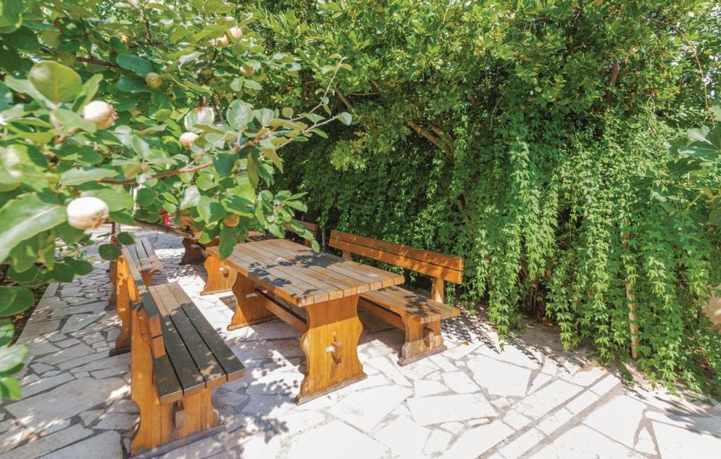Apartmani Valdebek view 3
