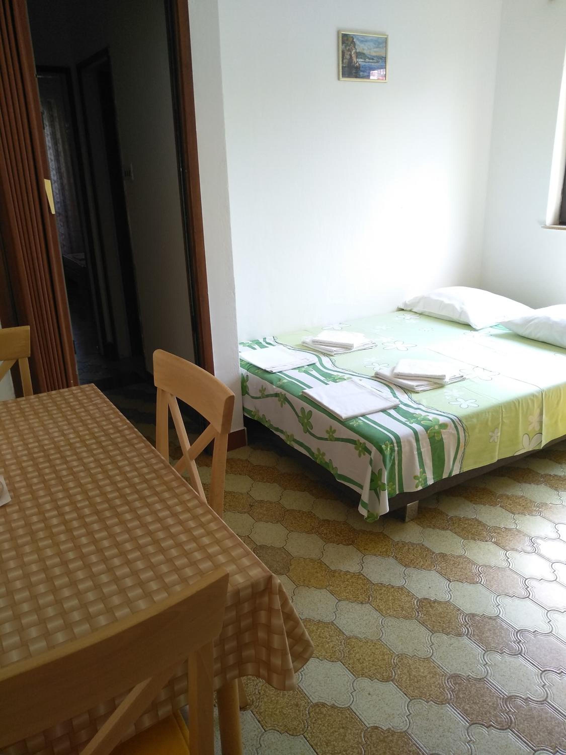 Apartments Vrsalovic
