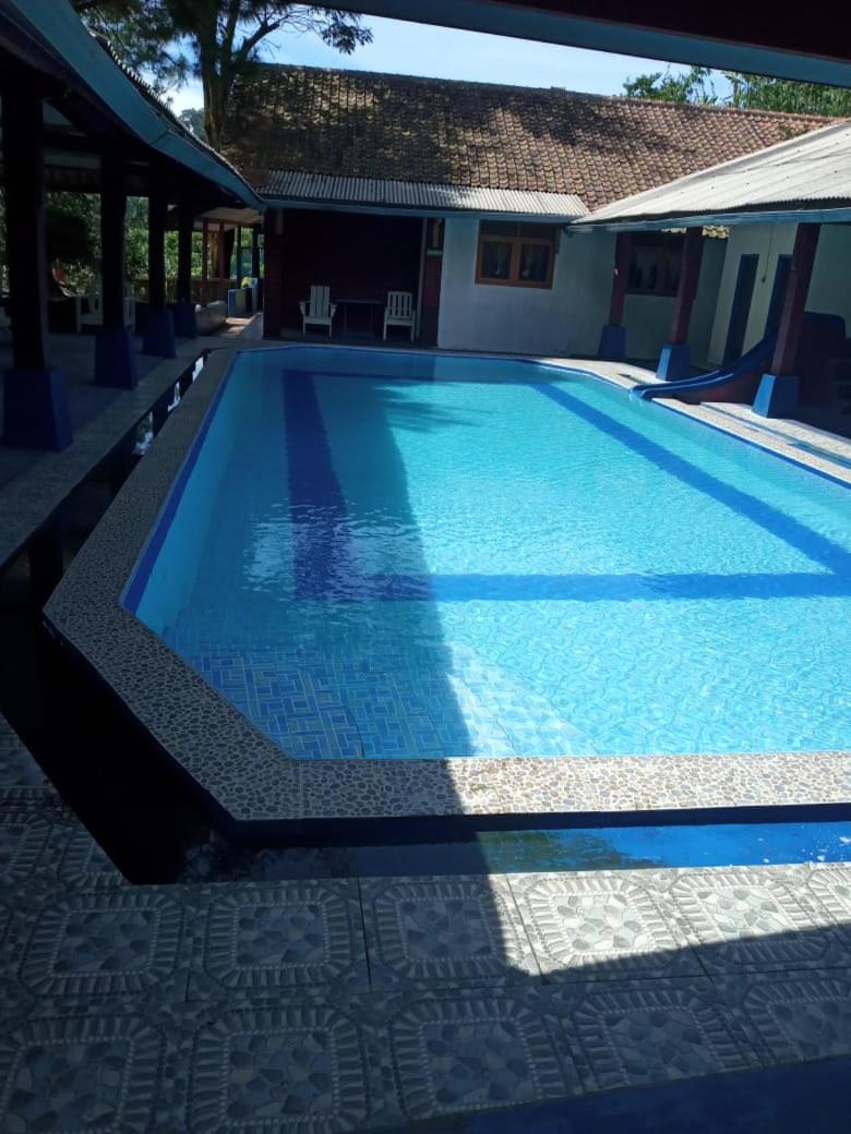 Pesona Wisata Alam Ciparay Endah