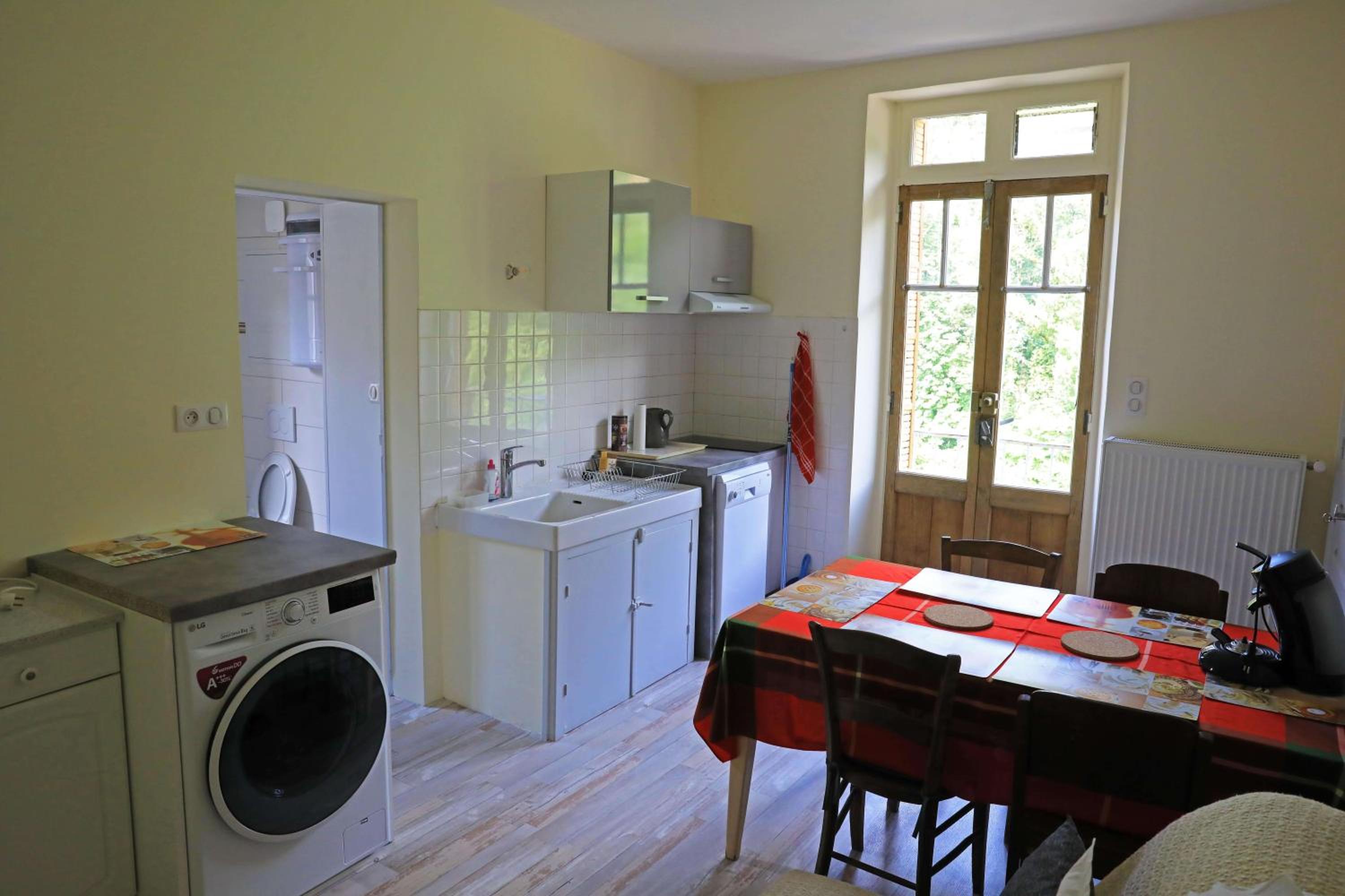 Photo 9