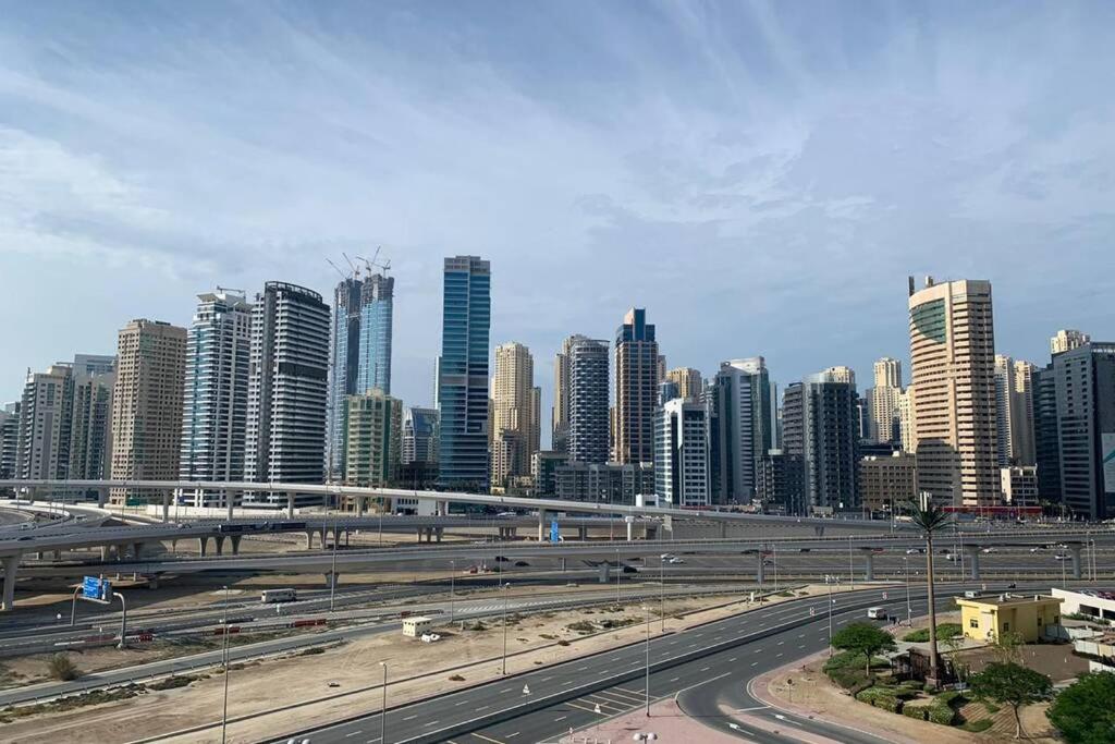 Cozy 2BHK Near to DMCC Metro Station -505