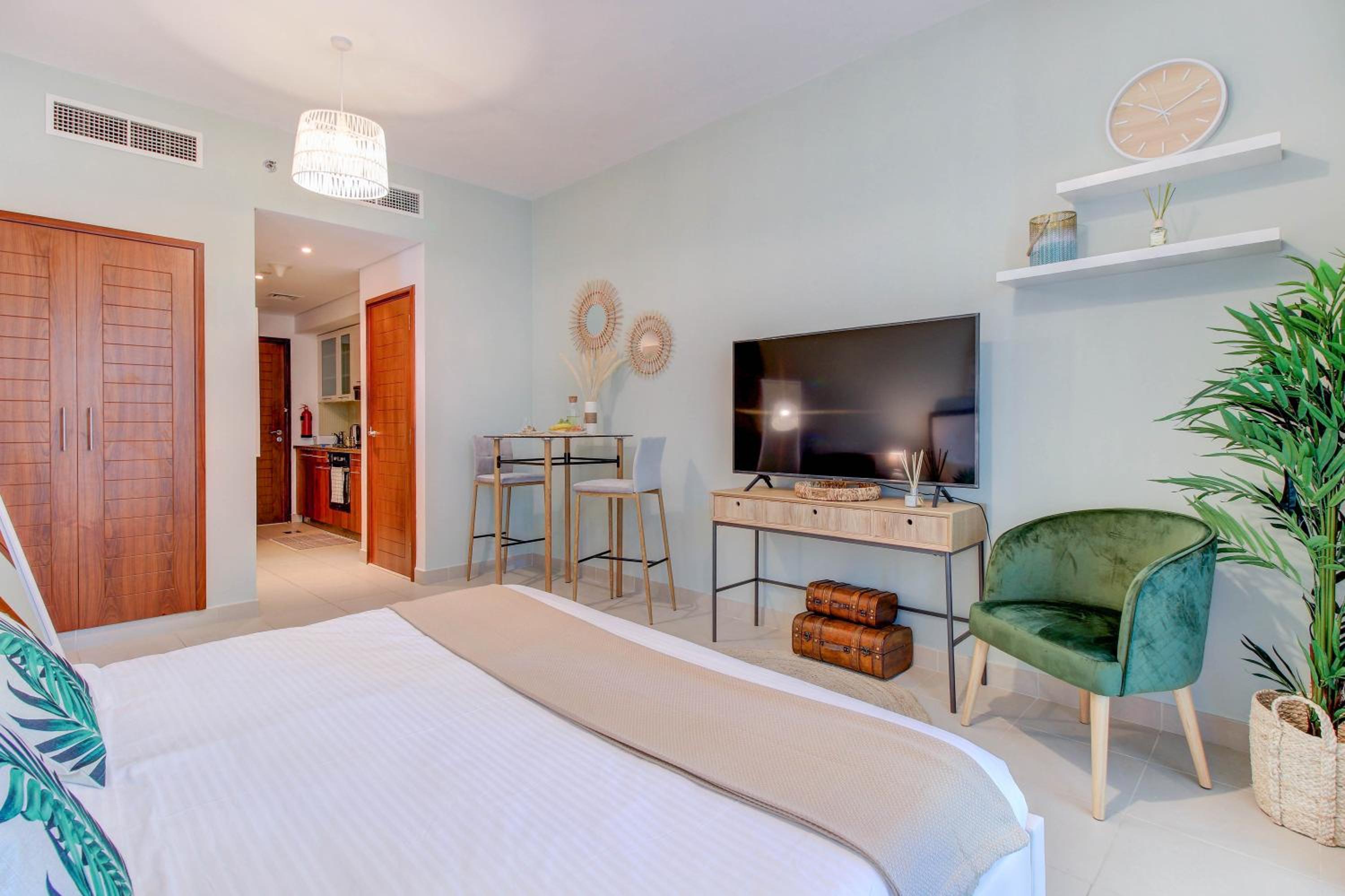 Durrani Homes - Luxurious Studio near Dubai Mall with pool view