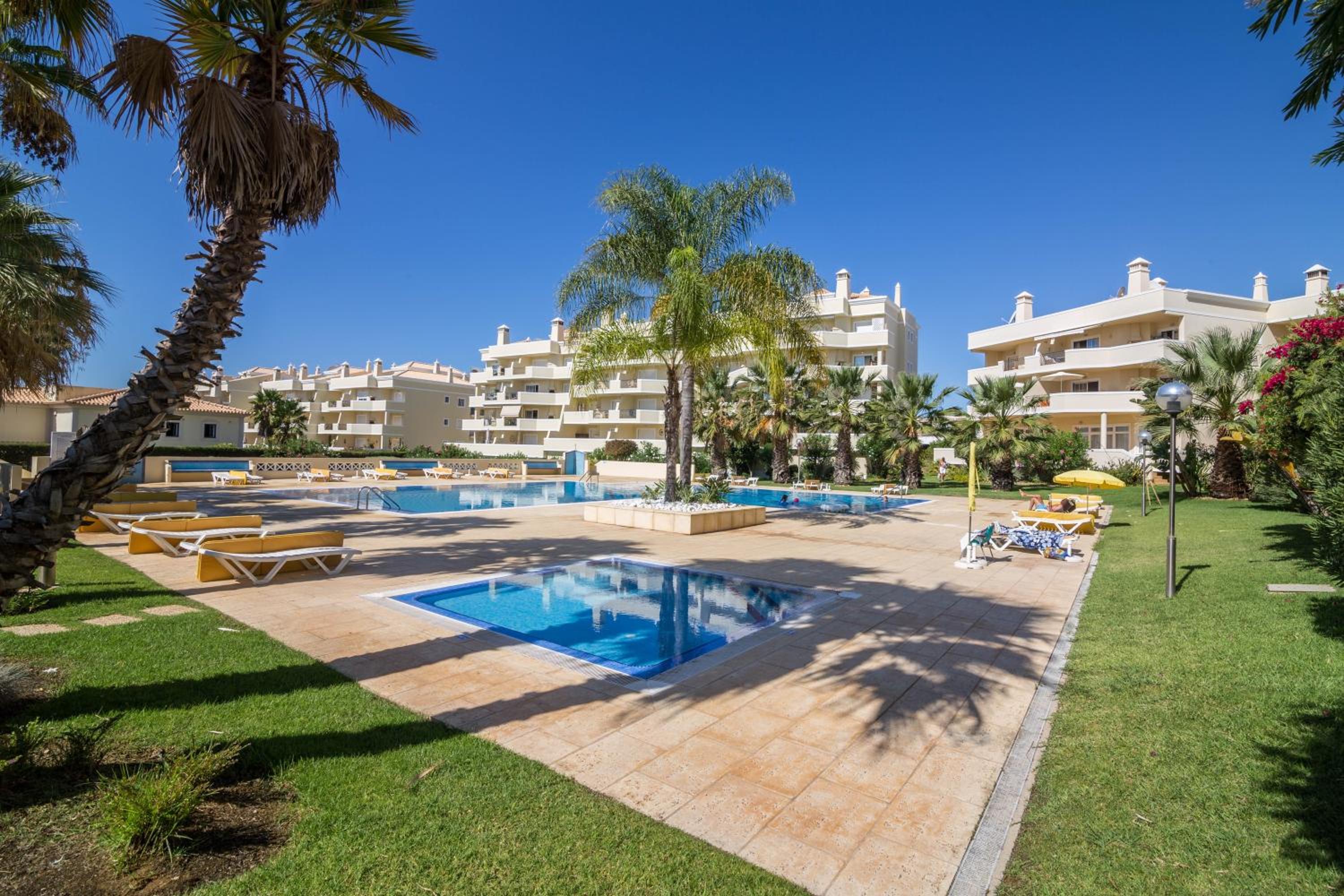 Luxury Apartment in São Rafael view 2