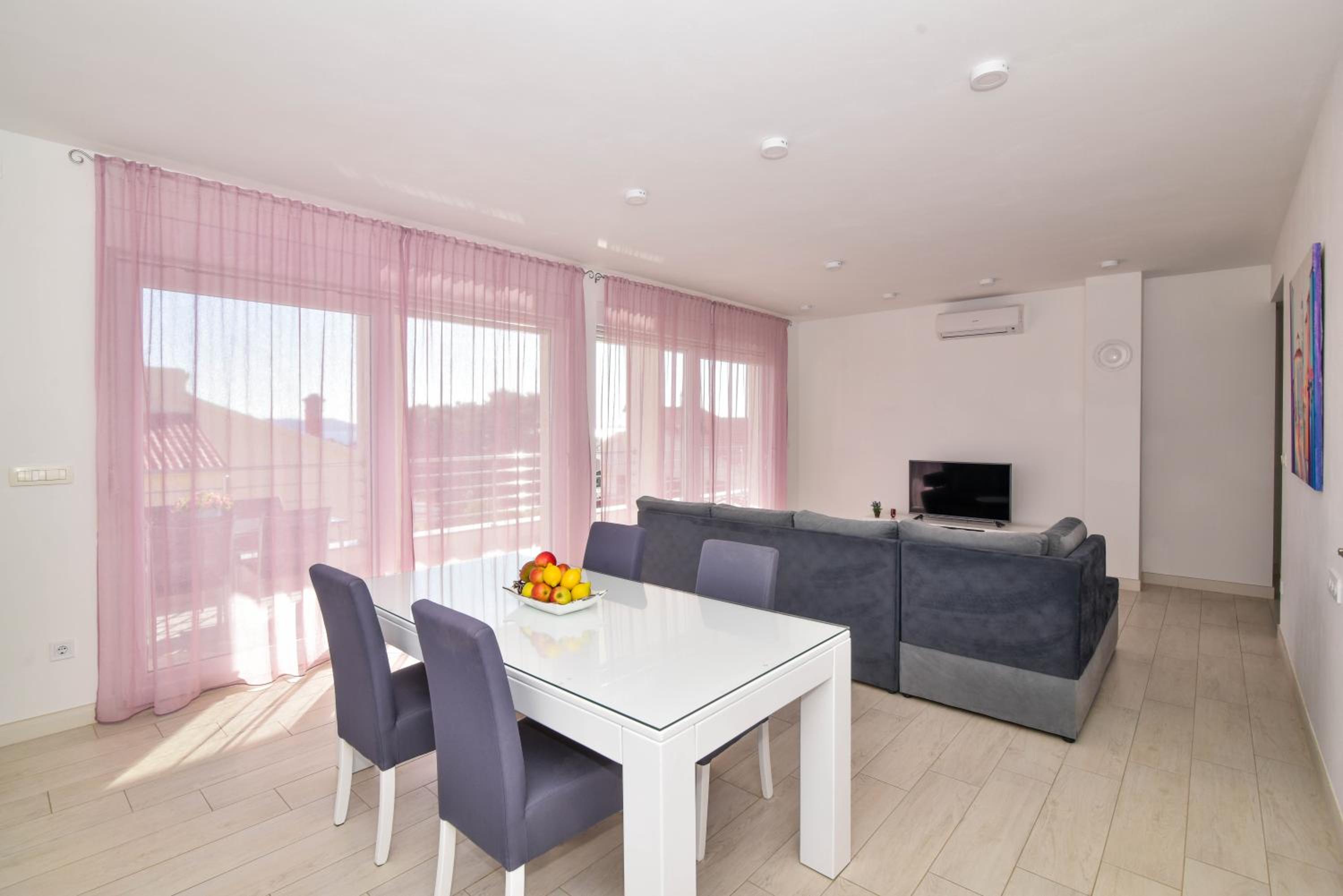 Apartment Deluxe Villa Carlotta view 4