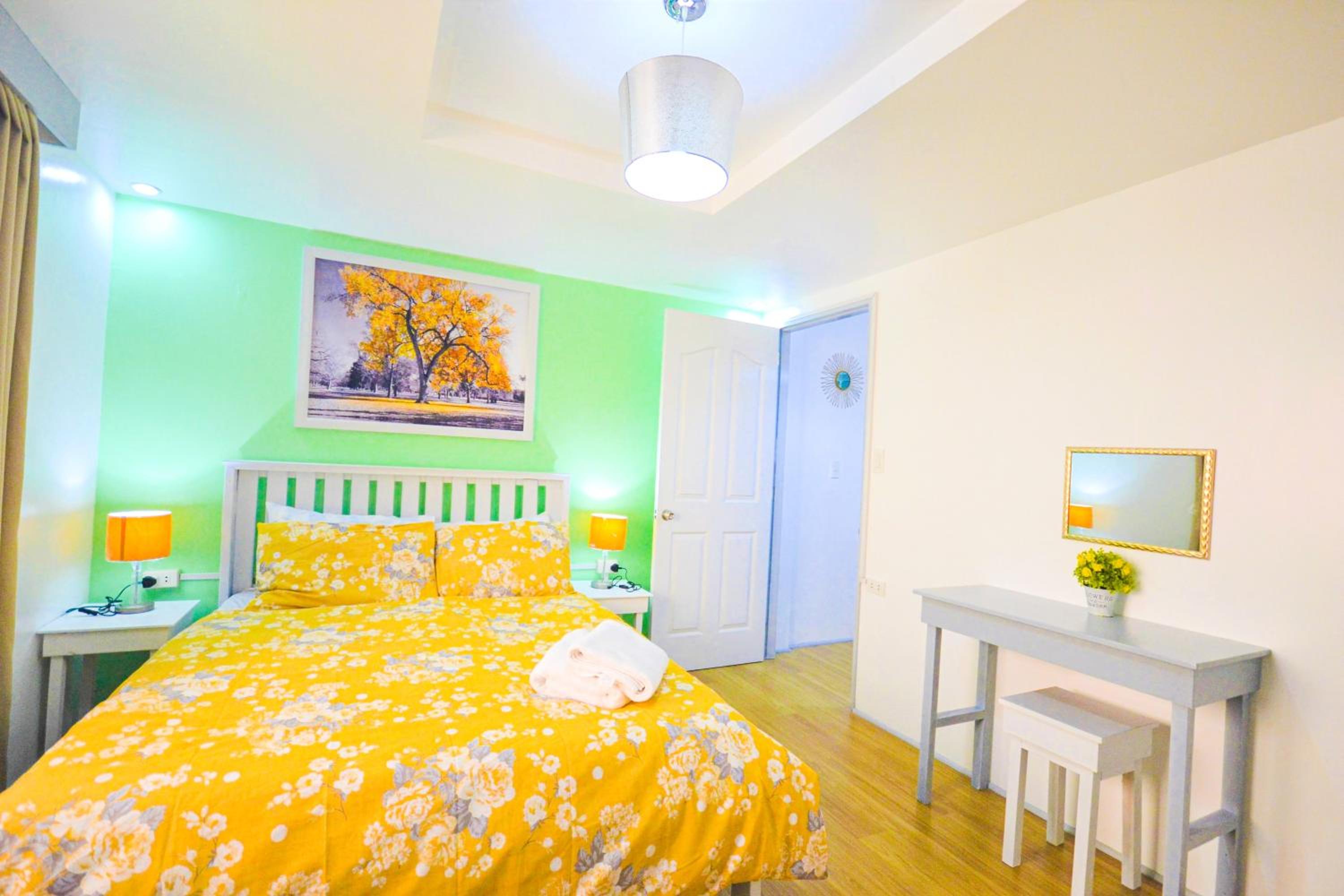 Charming Modern 2-Bedroom Apartment, Olongapo City Center