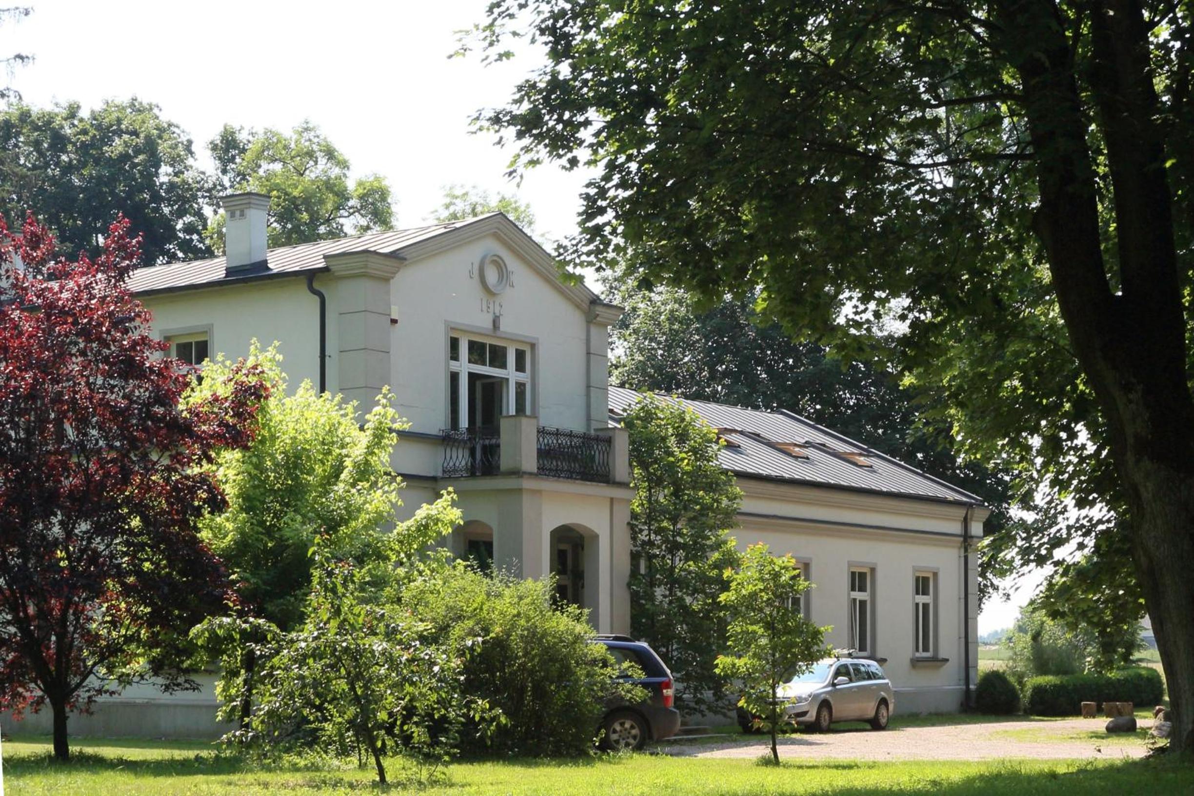 Photo 10