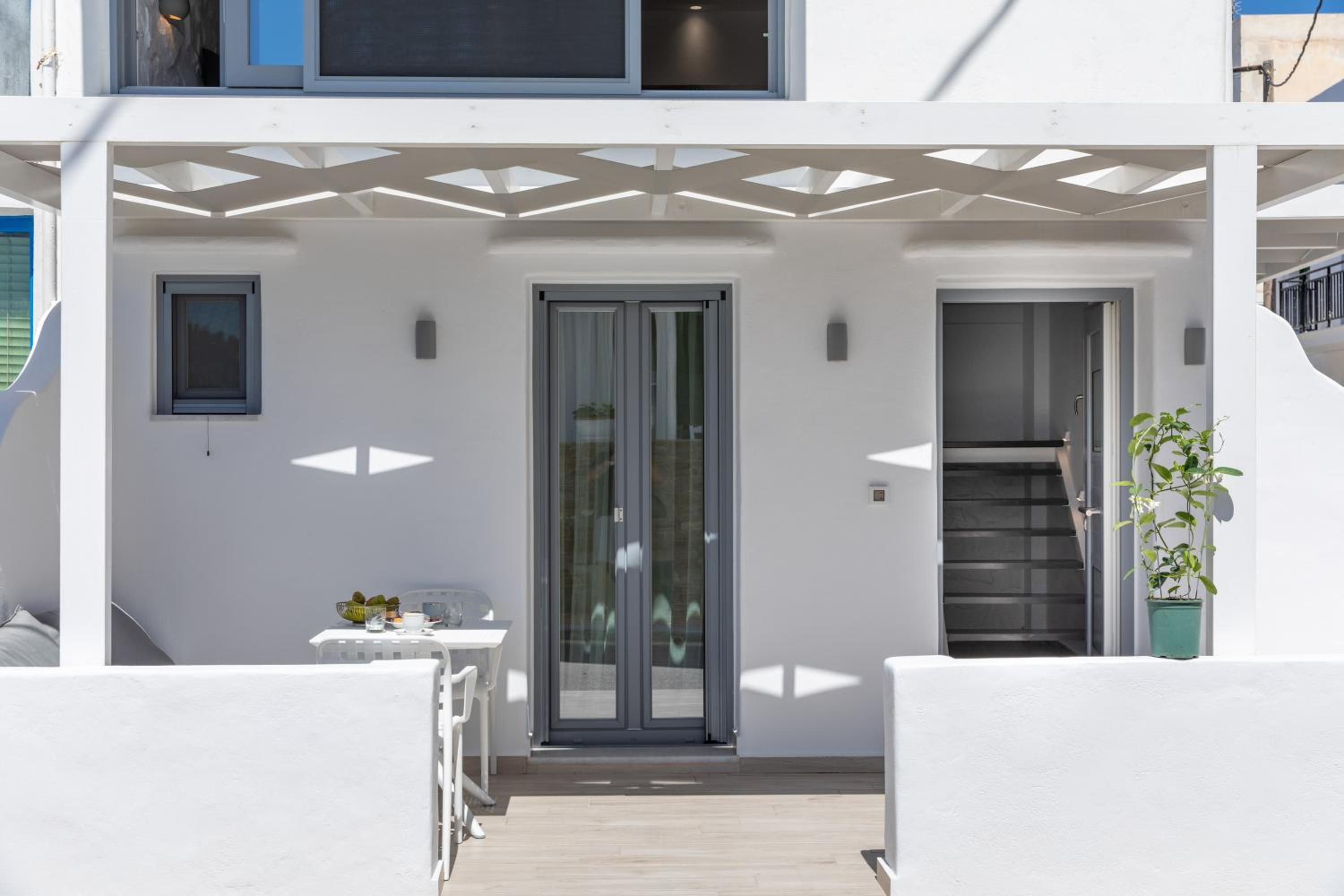 Marina's Suites