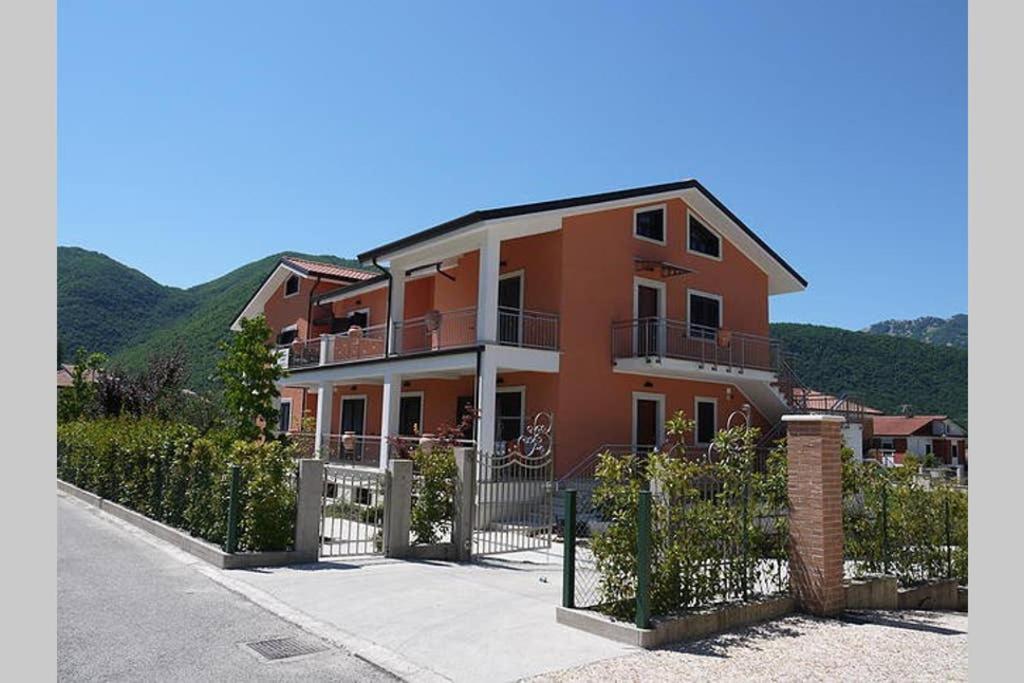 Stunning 2 Bed Apartment, Outside Terrace, Sleeps 4 photo 2