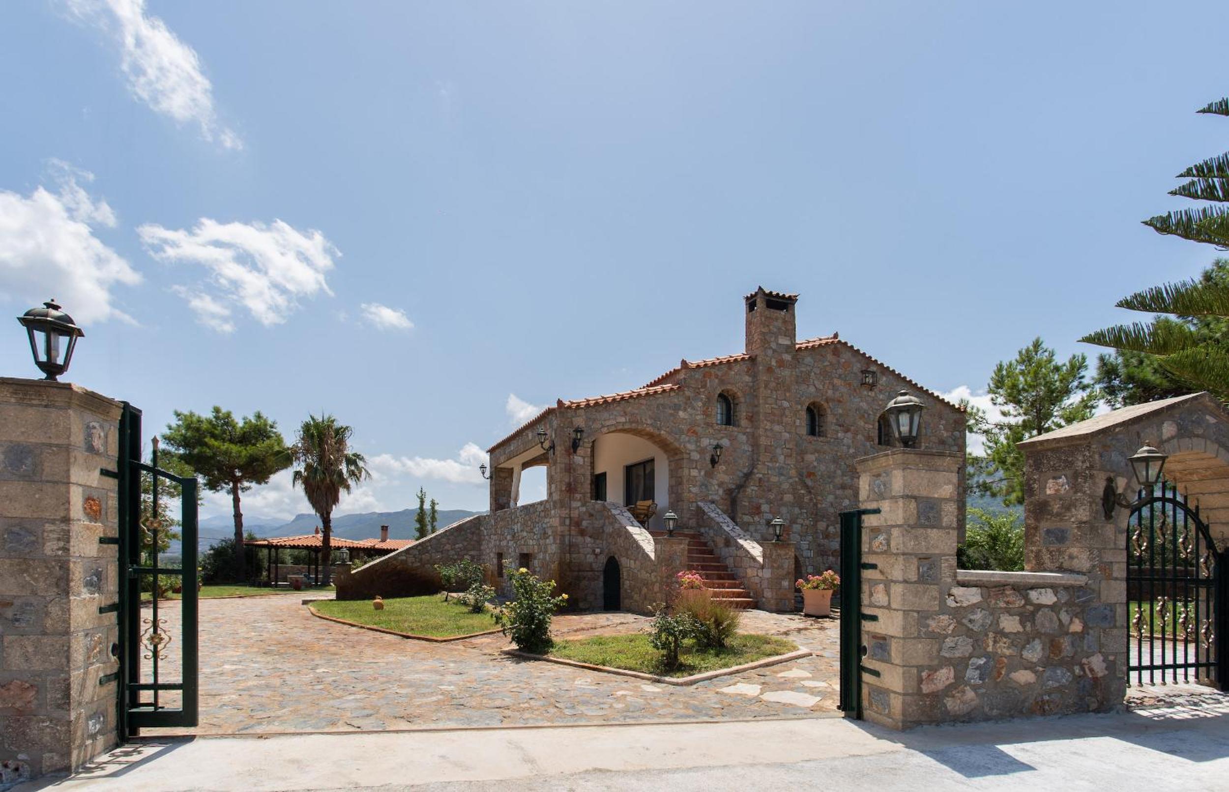 Villa Avlos view 3