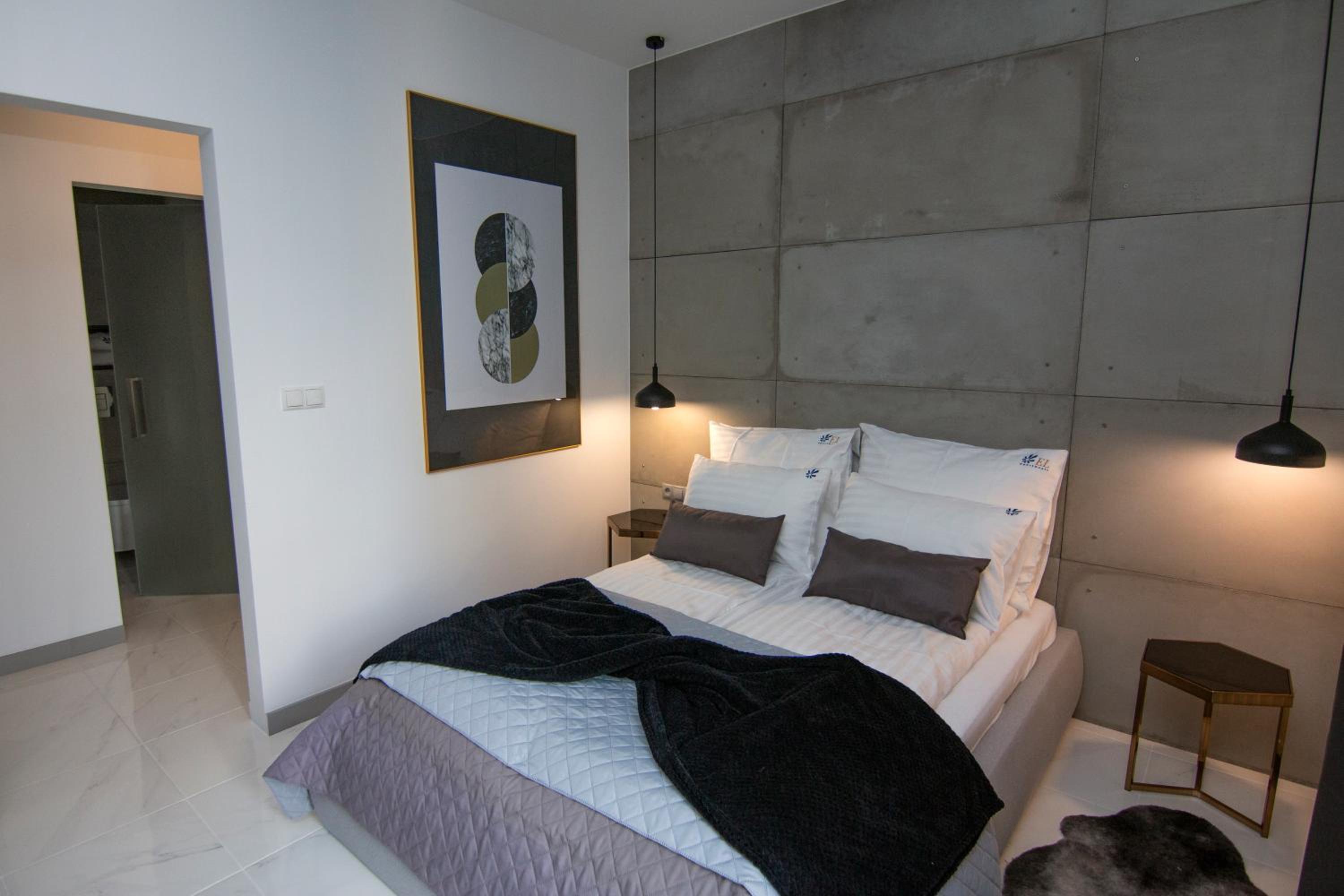 EL Apartments - Antares view 5
