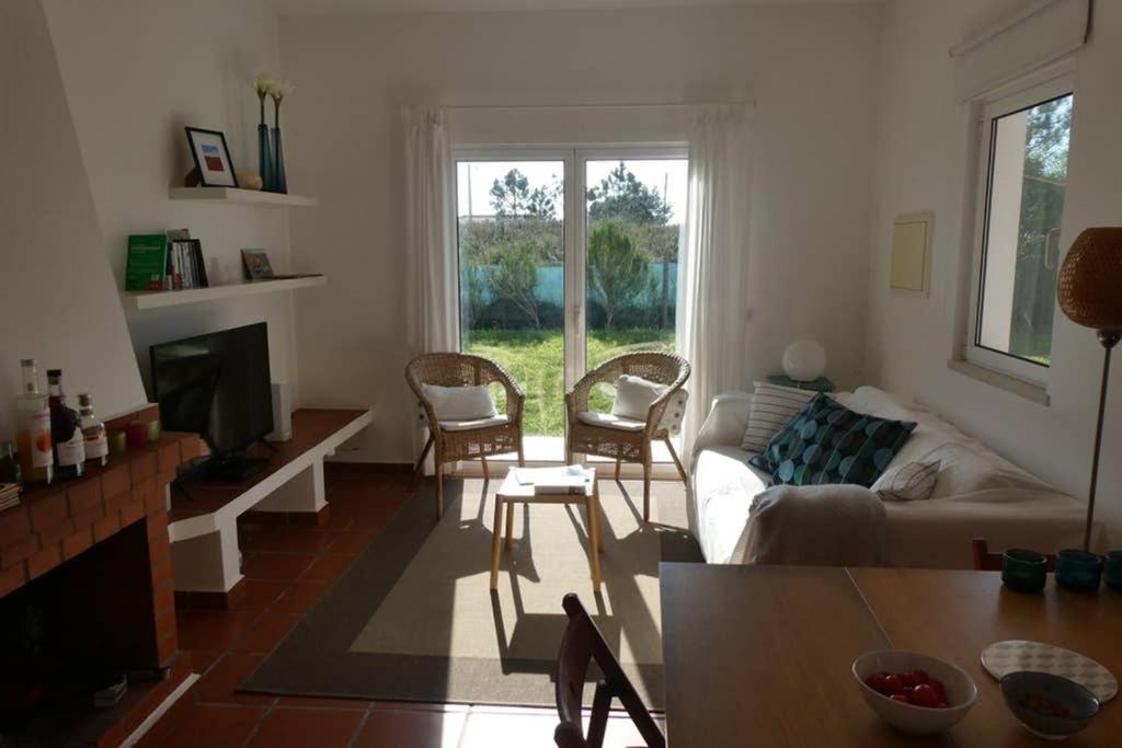Casa Colina, walking distance to Arrifana Beach