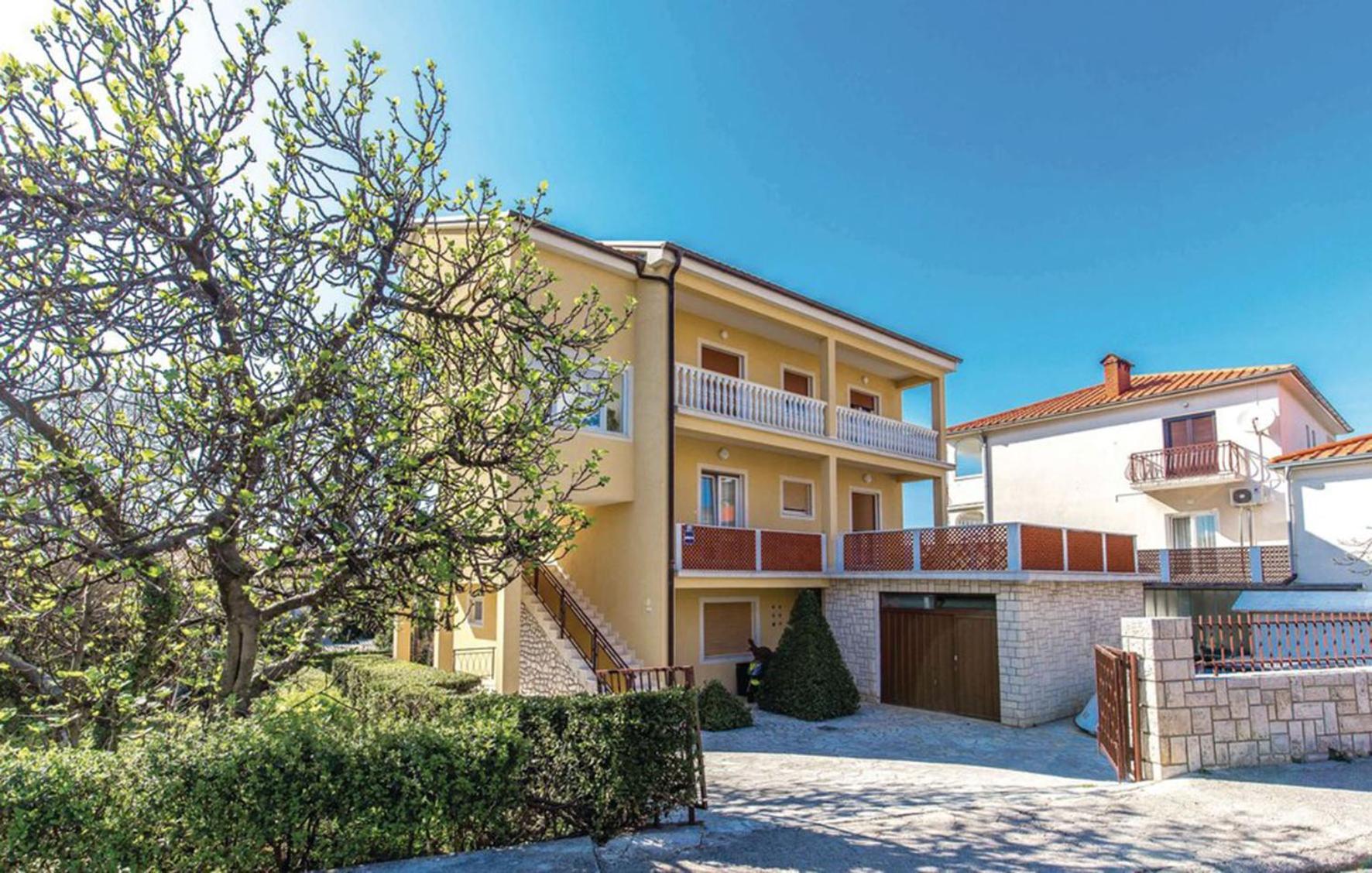 Apartment VESNA